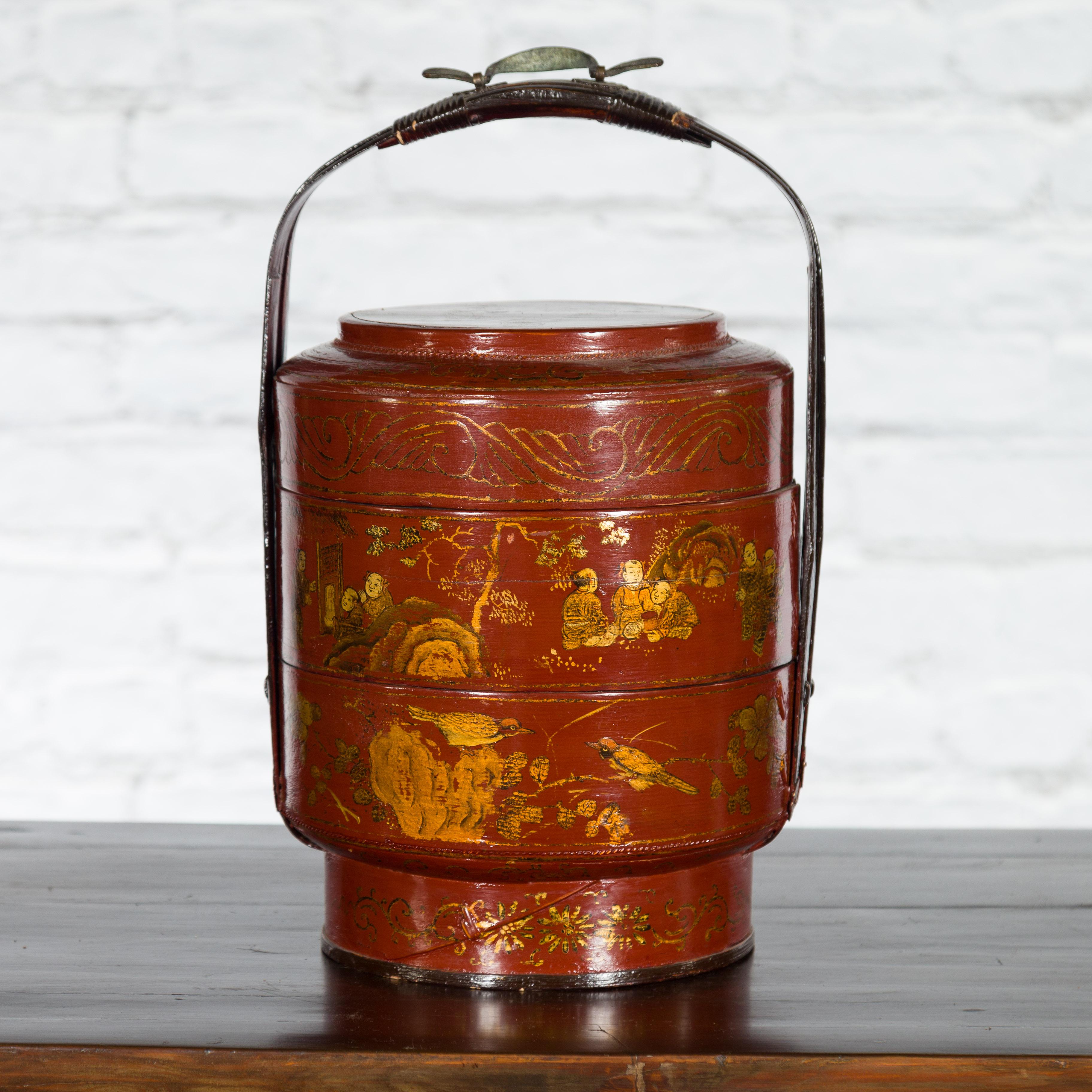 Bamboo Chinese Early 20th Century Three-Tiered Red Lacquer Lunch Basket with Gilt Décor For Sale