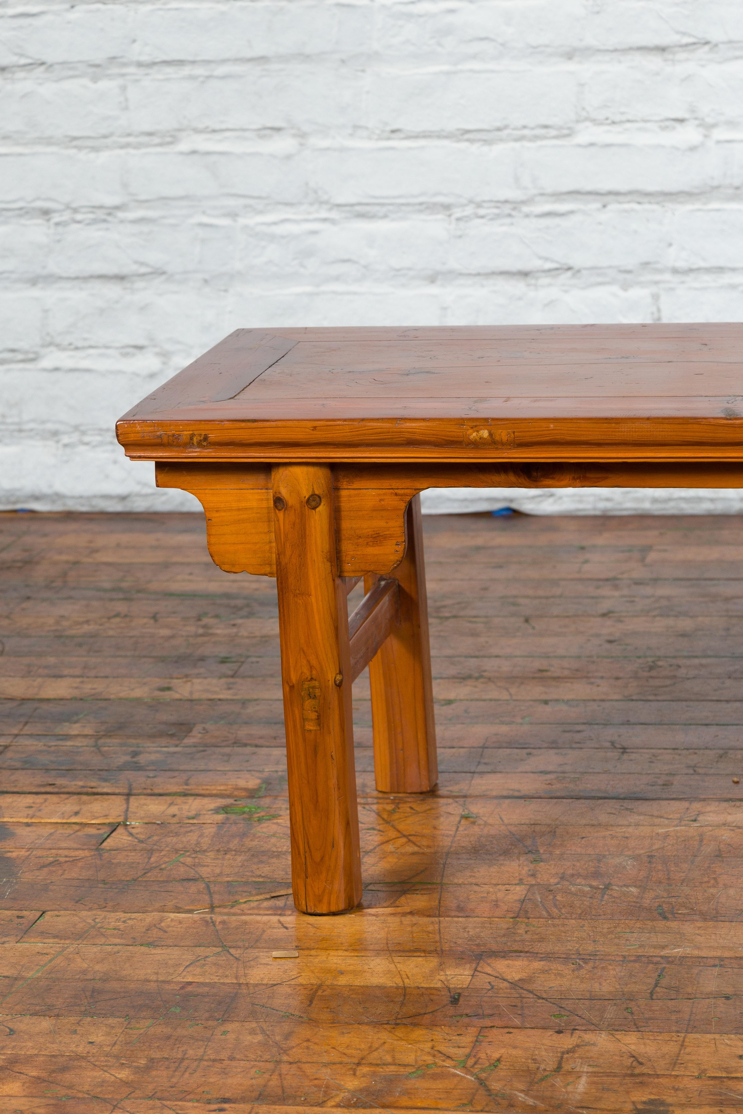Chinese Early 20th Century Wooden Cocktail Table with Carved Spandrels For Sale 5