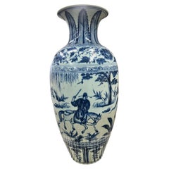 Chinese Early Ming Dynasty Style Warrior Motif Blue & White Porcelaine Vase