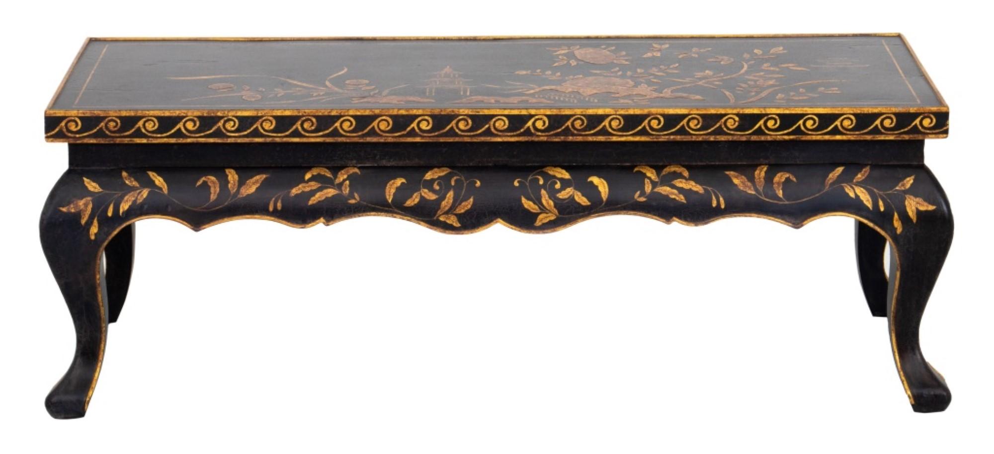 Table basse chinoise en bois ébonisé et doré en vente 1