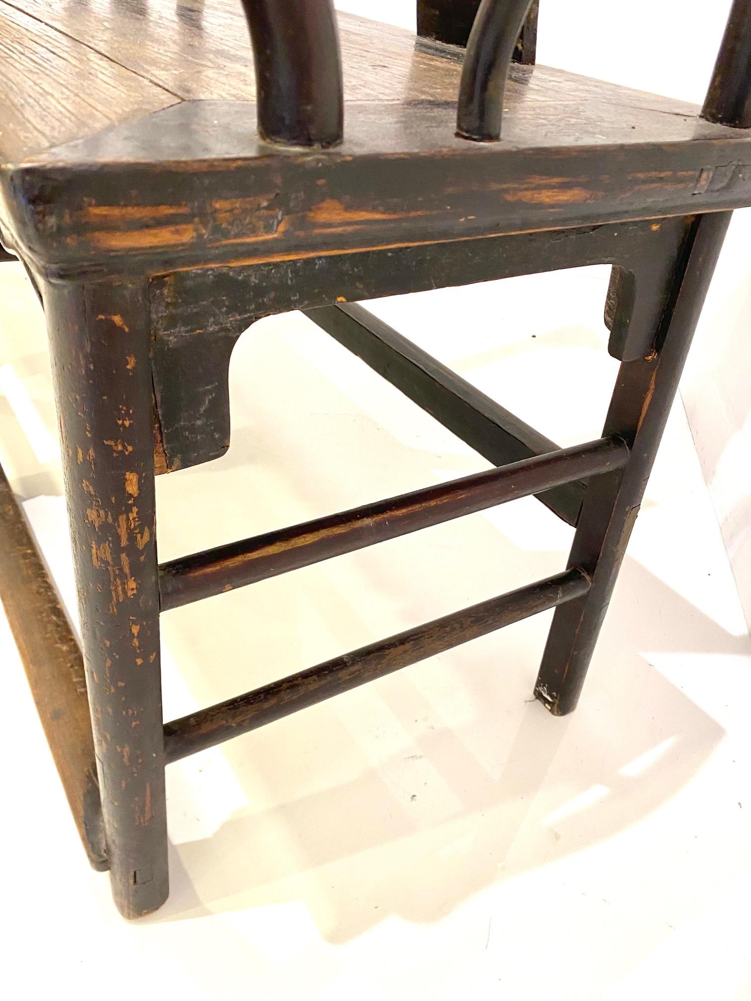 Banc de salle à double dossier en bois d'orme peint à la chinoise en vente 7