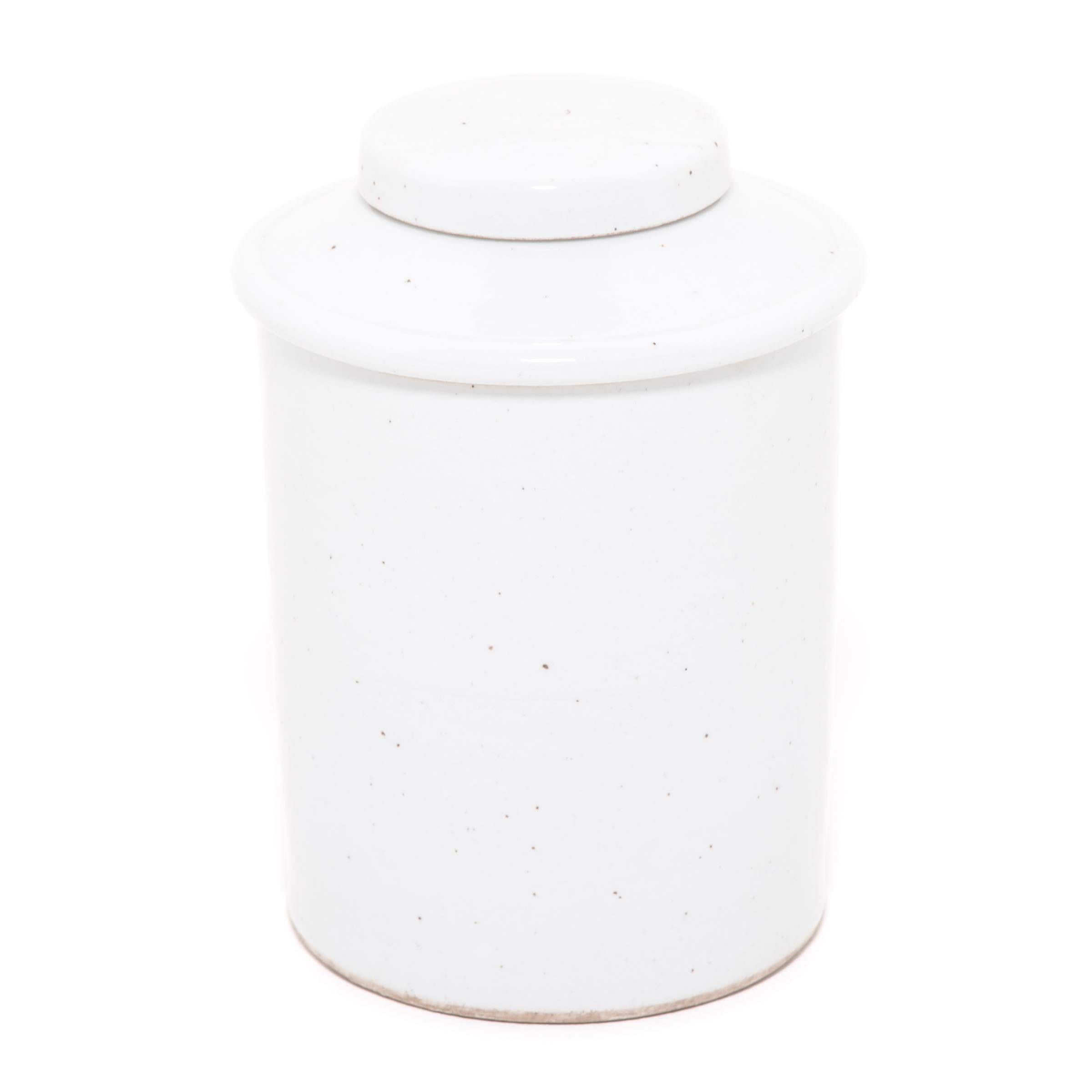 Minimalist Chinese White Glazed Tea Leaf Jar For Sale