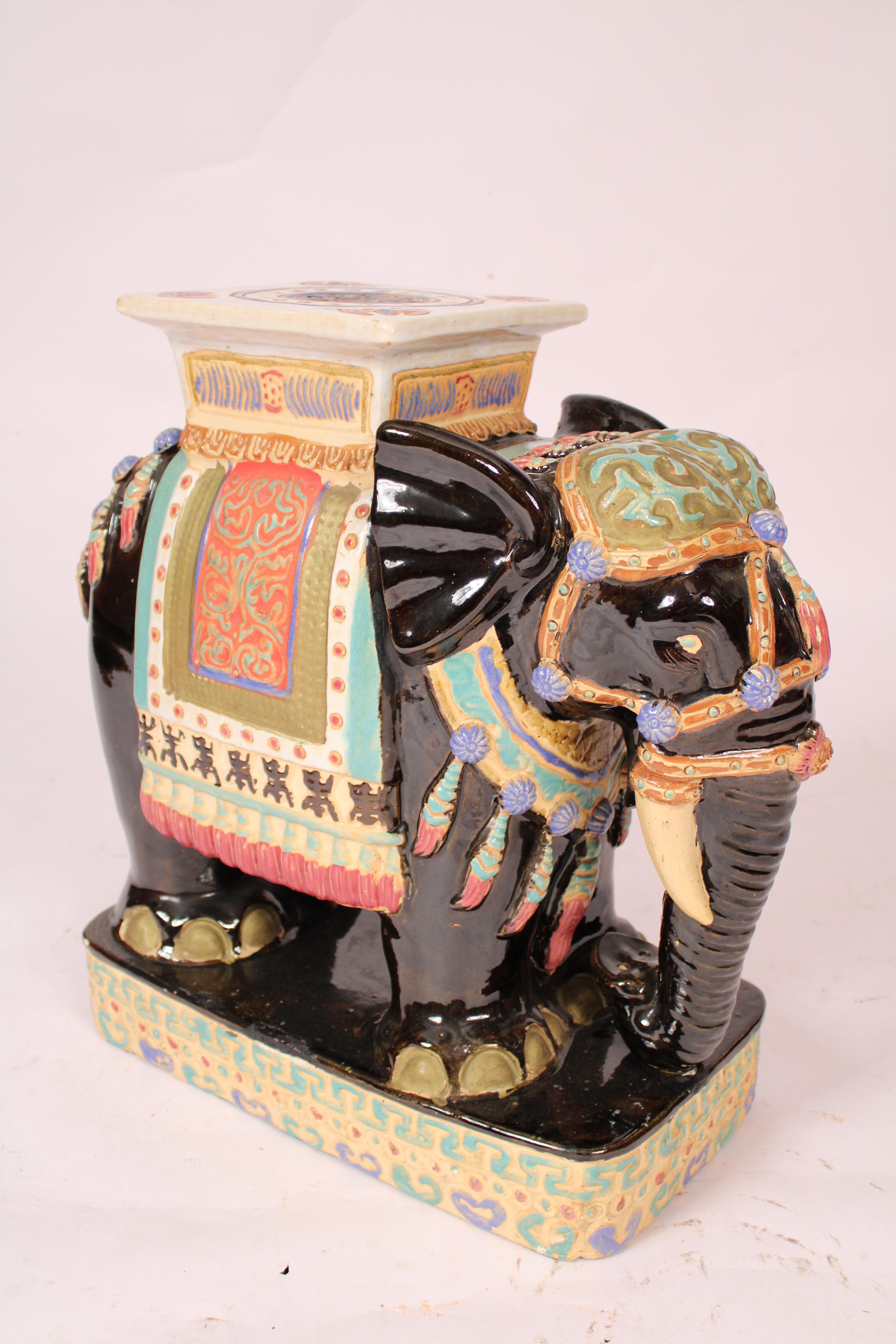 Chinesischer Elefant Form Polychrome dekoriert Steingut Garten Sitz (Chinoiserie) im Angebot