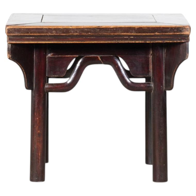 Table d'appoint chinoise en orme, 19e siècle