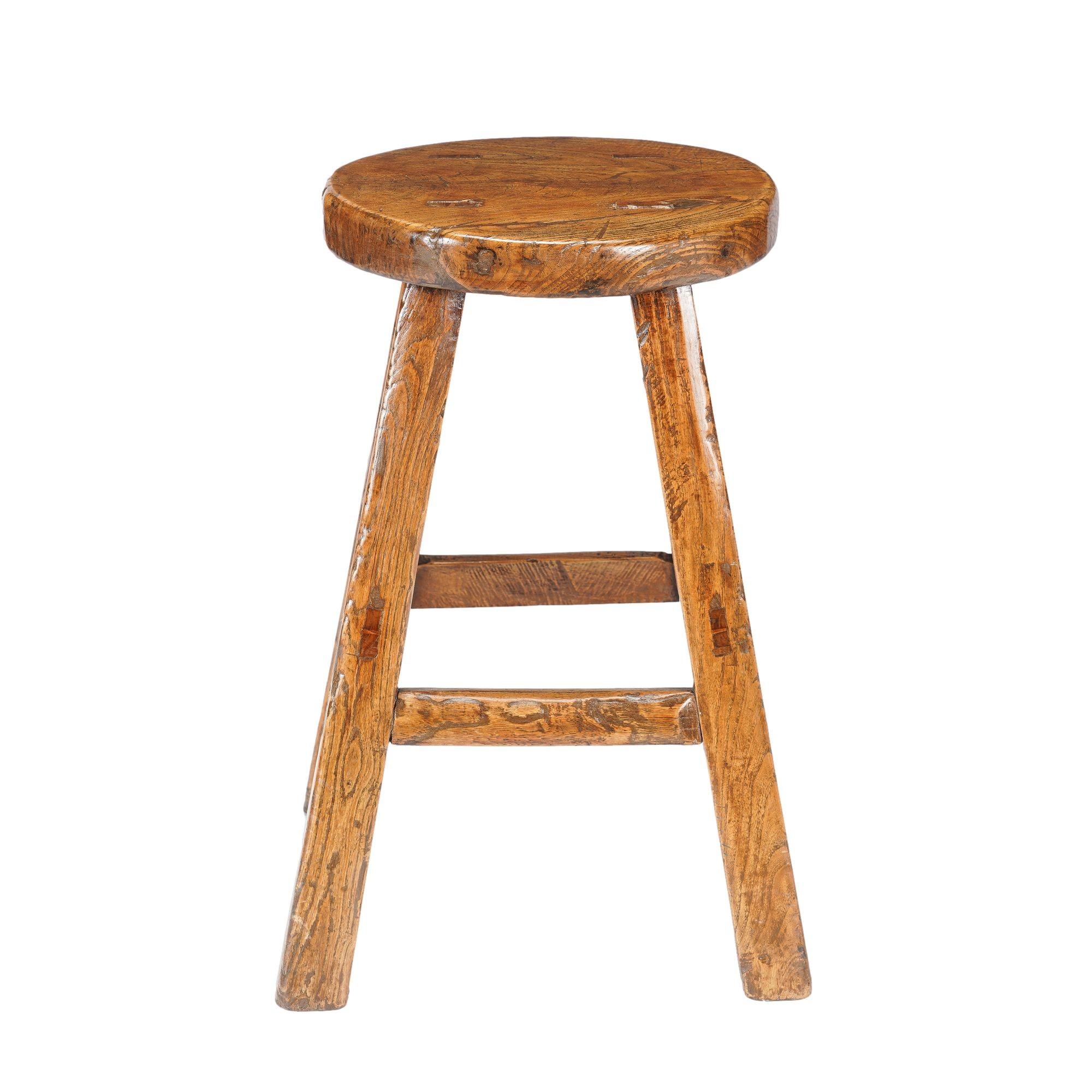Tabouret à assise circulaire en bois d'orme chinois, C.I.C. 1875-1900 en vente 2