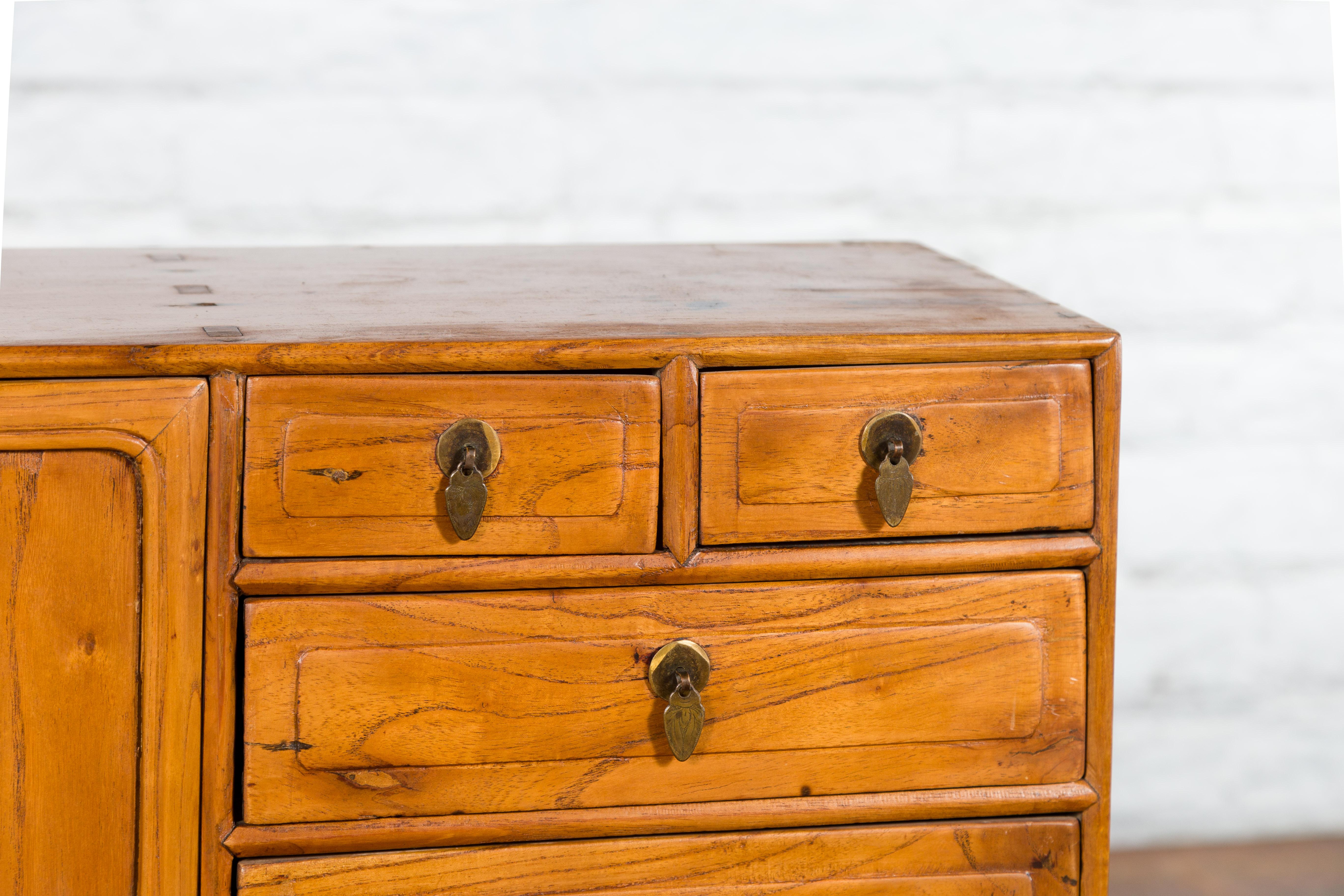 Chinese Elmwood Early 20th Century Makeup Chest with Doors and Drawers For Sale 3