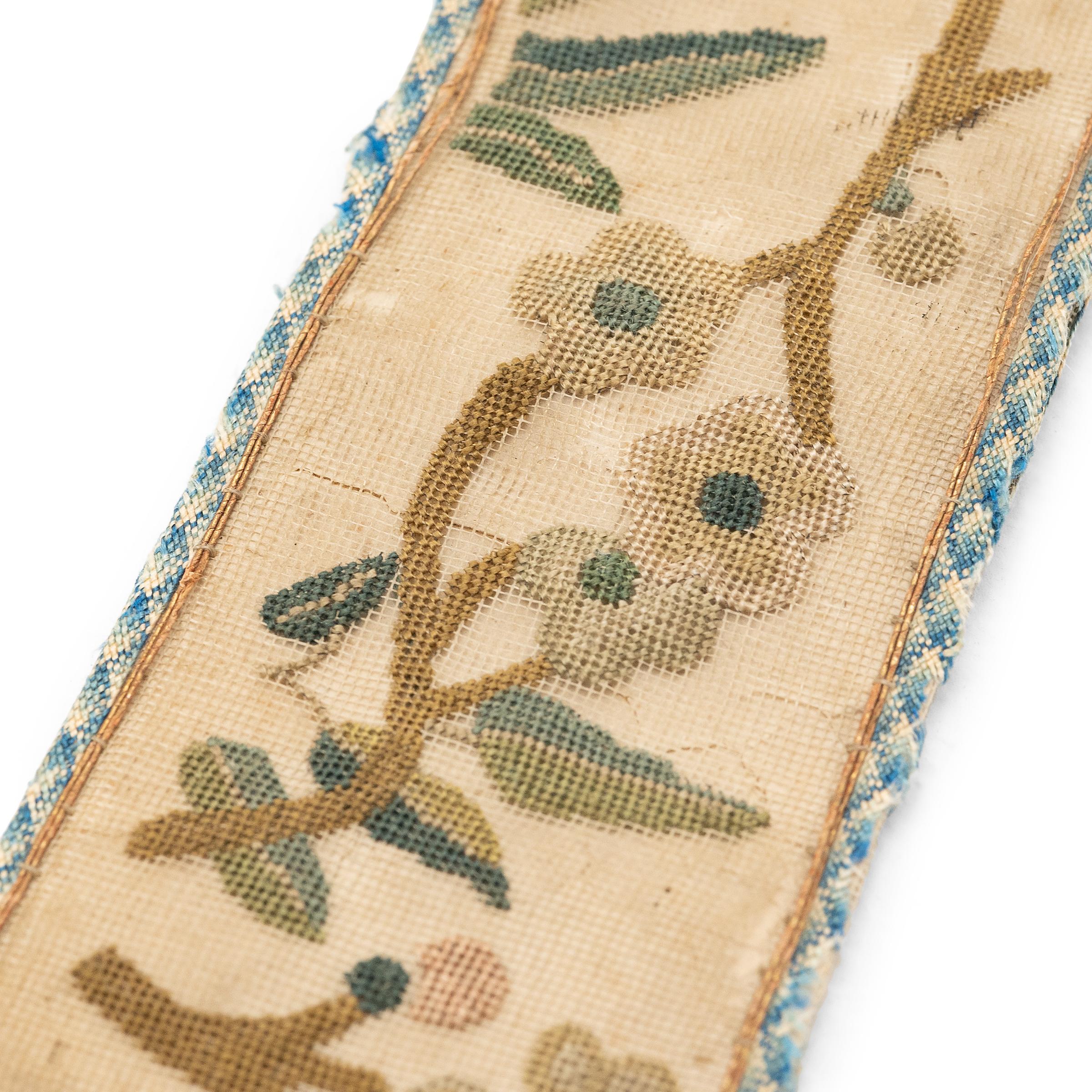 Tapisserie à l'aiguille Étui à éventail en papier brodé chinois, C.I.C., vers 1850 en vente