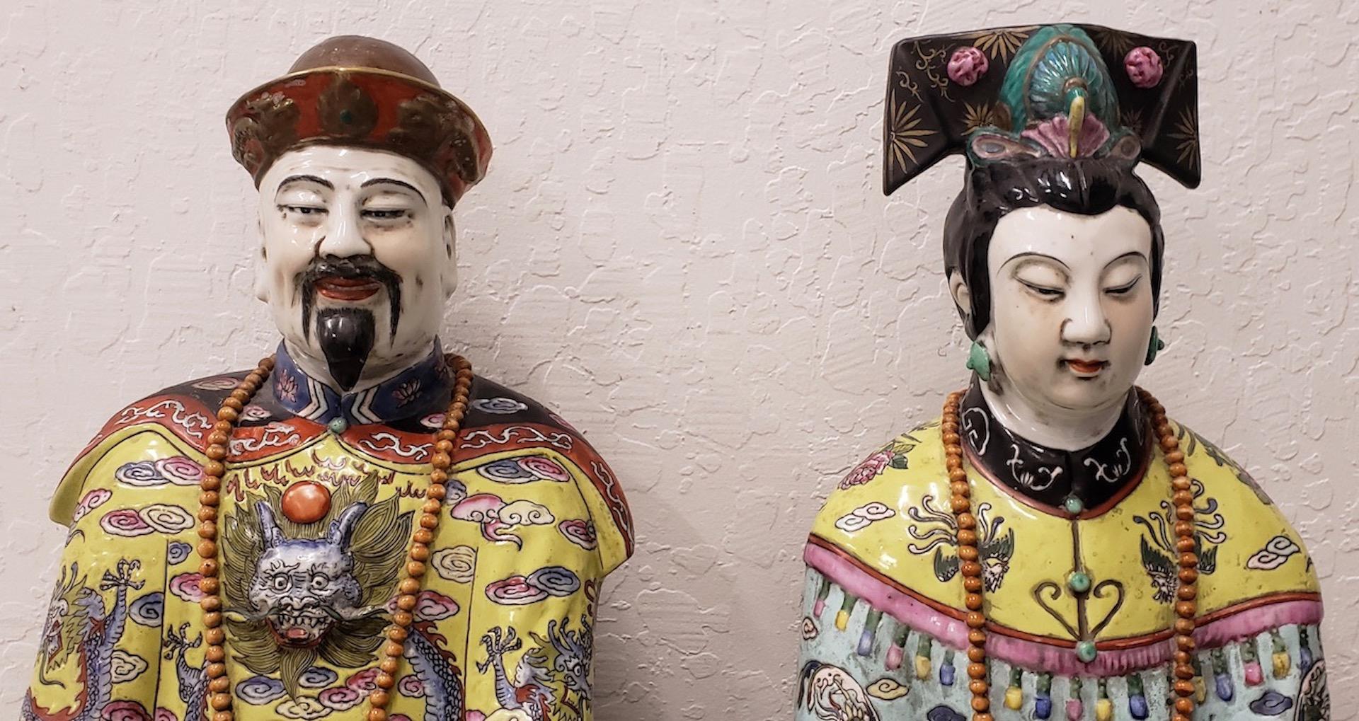 Chinese emperor & empress large scale porcelain figures early to mid-20th century

A fantastic pair of high quality hand painted porcelain figures of a Chinese Emperor and Empress.

Great care and consideration were put into every detail of