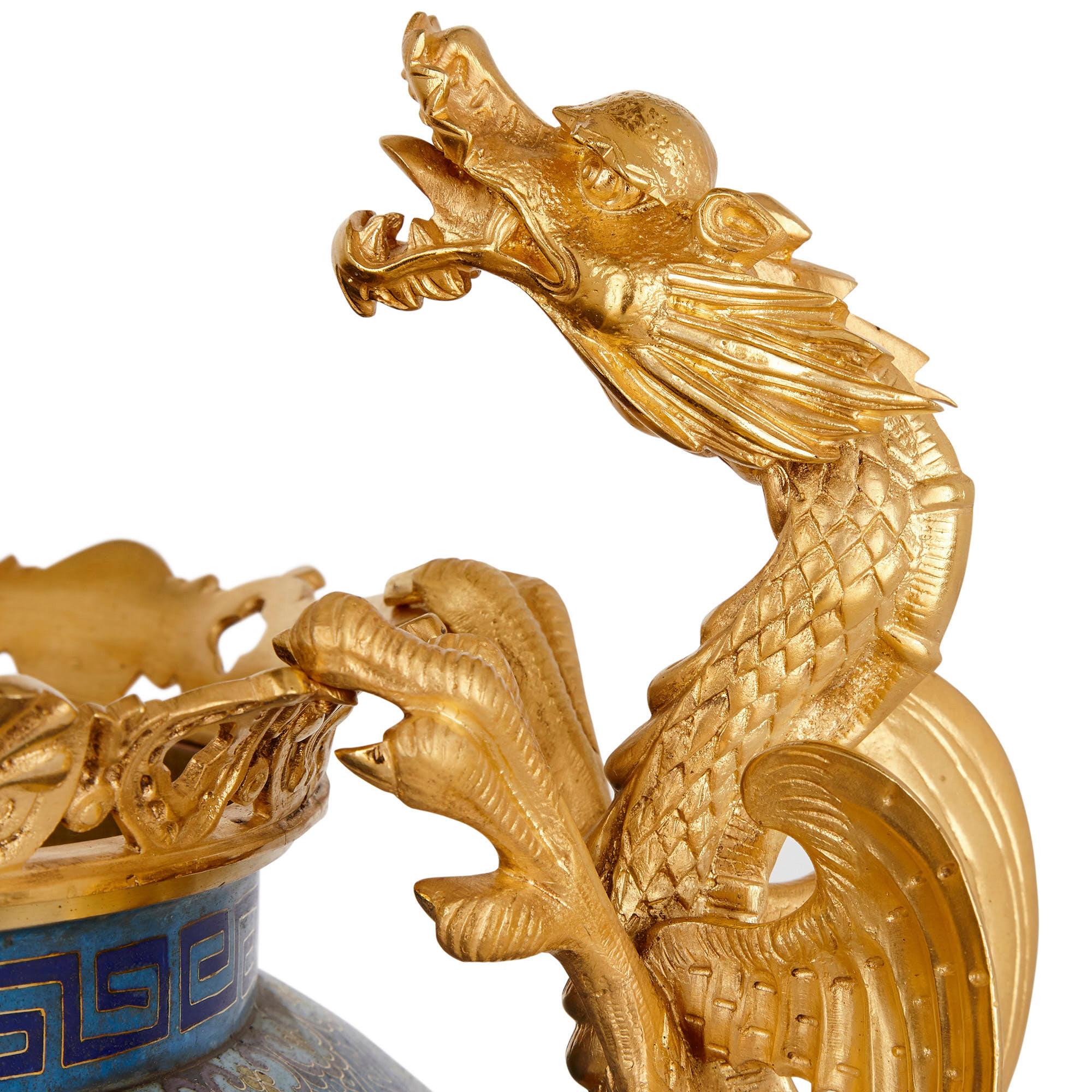 Cloisonné Jardinière chinoise en émail et bronze doré et chinoiseries françaises en vente