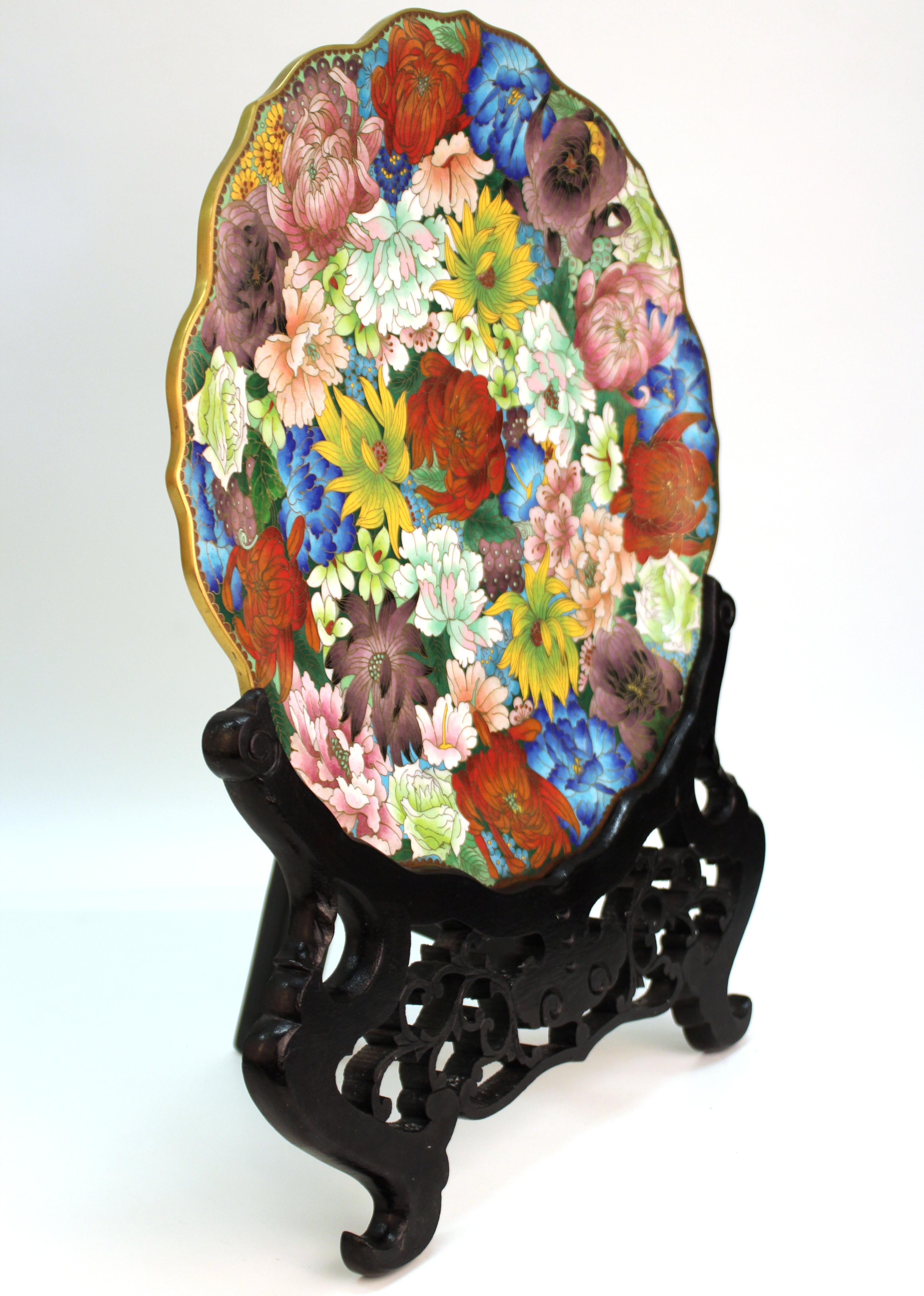 Chinese Enamel Cloisonné Charger with Multicolored Floral Motif In Good Condition For Sale In New York, NY