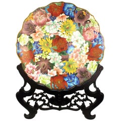 Assiette de présentation chinoise en cloisonné émaillé avec motif floral multicolore