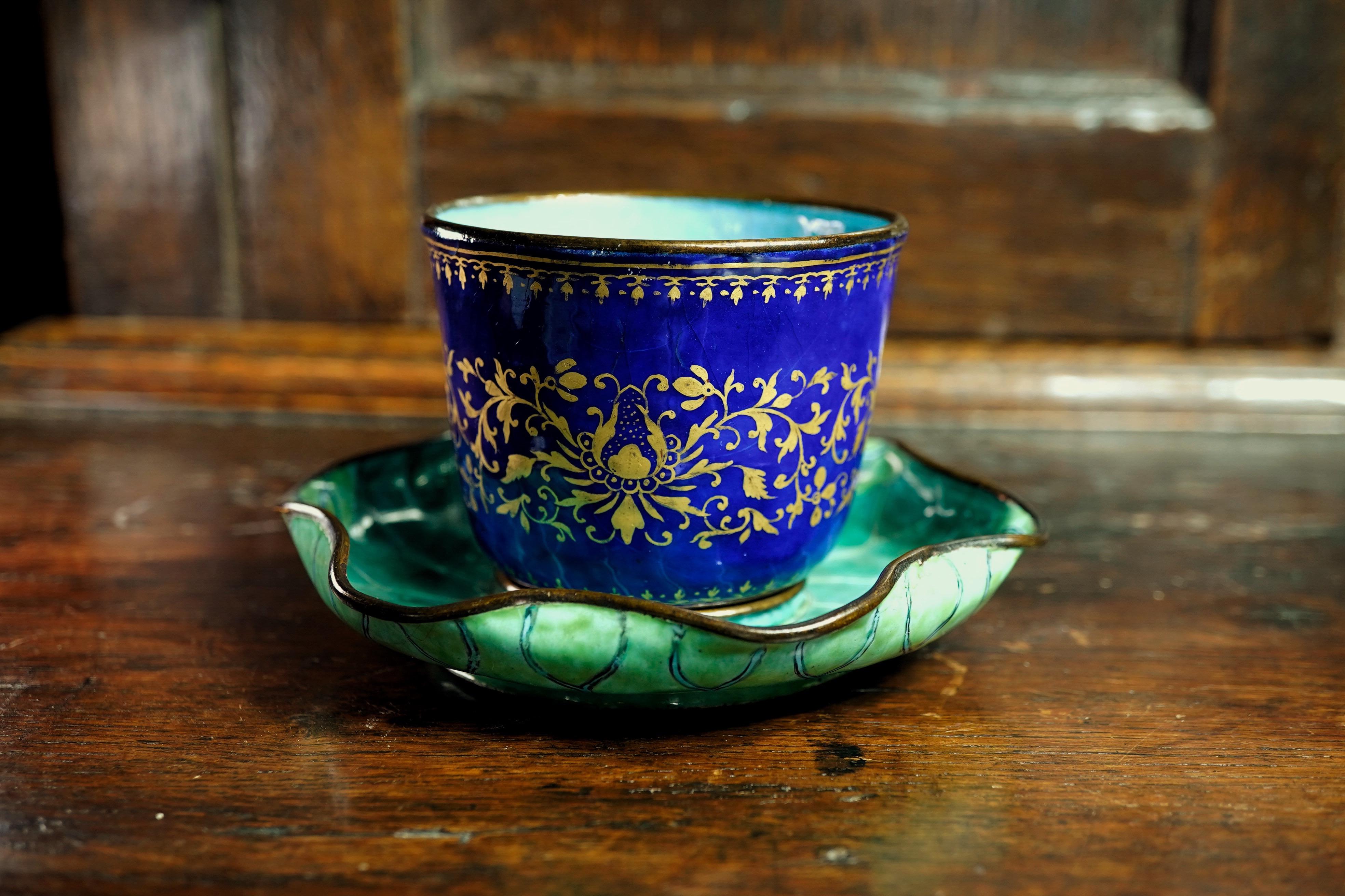 Chinese Export Chinese Enamel Cup in Lotus Leaf Stand, 18th Century For Sale