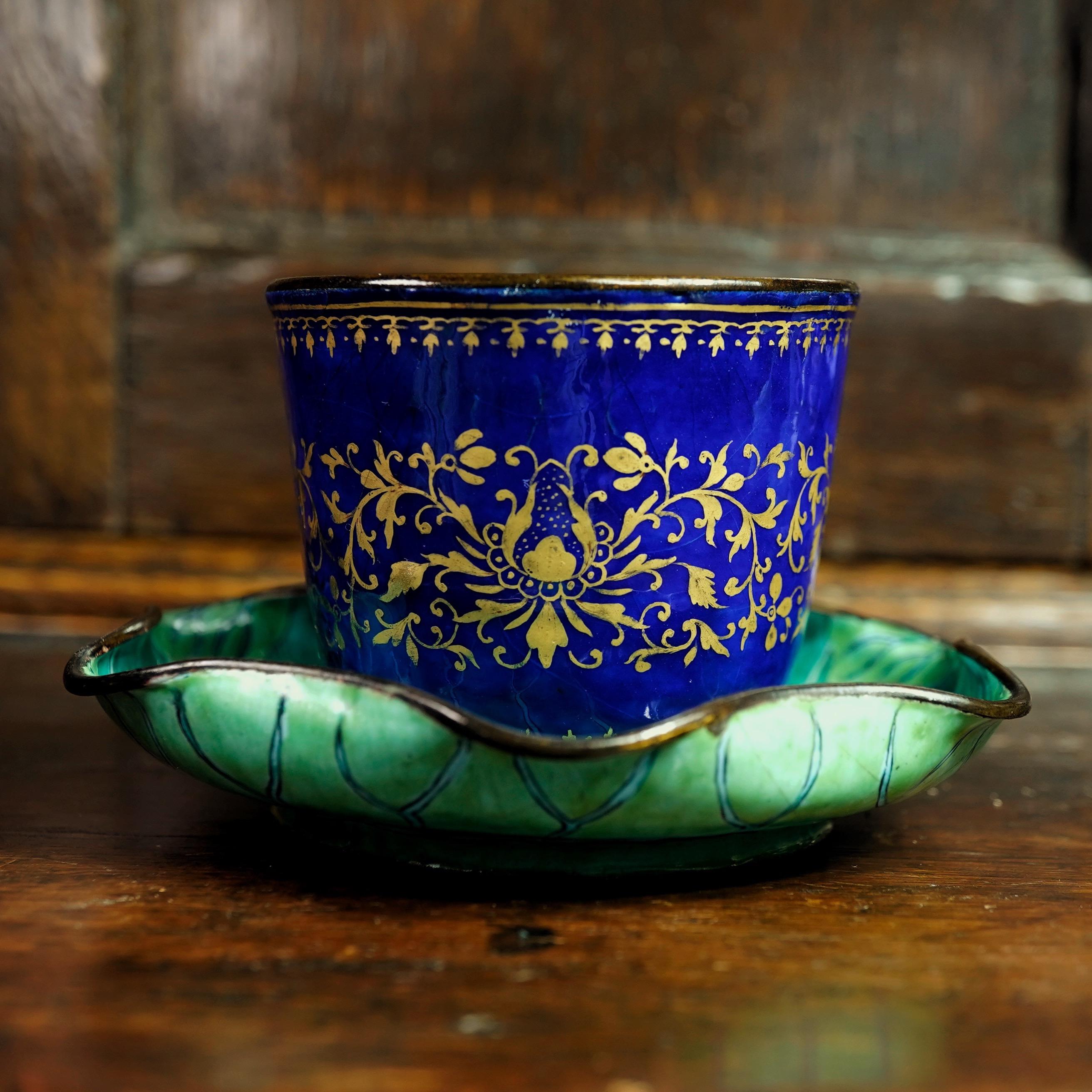 Chinese Enamel Cup in Lotus Leaf Stand, 18th Century For Sale 2