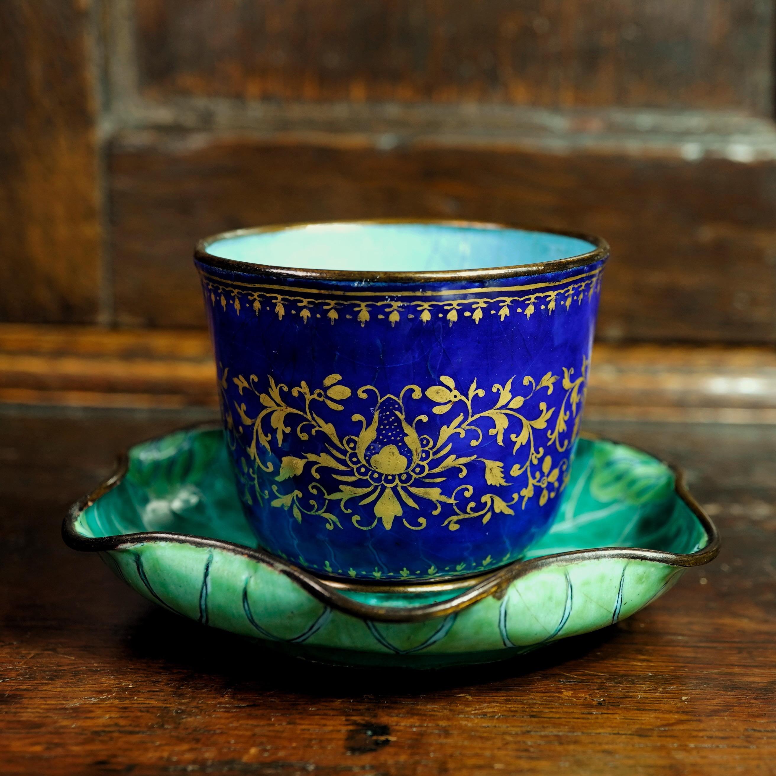 Chinese Enamel Cup in Lotus Leaf Stand, 18th Century For Sale 3