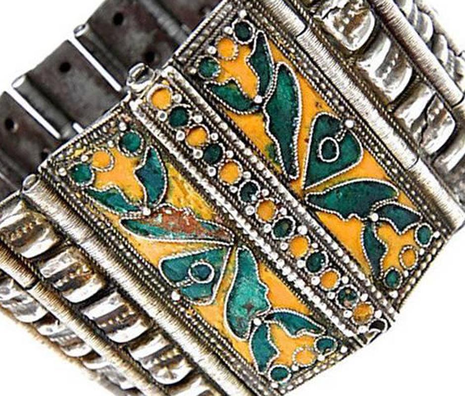 Chinese Enamel Silver Cuff Bracelet In Good Condition In valatie, NY