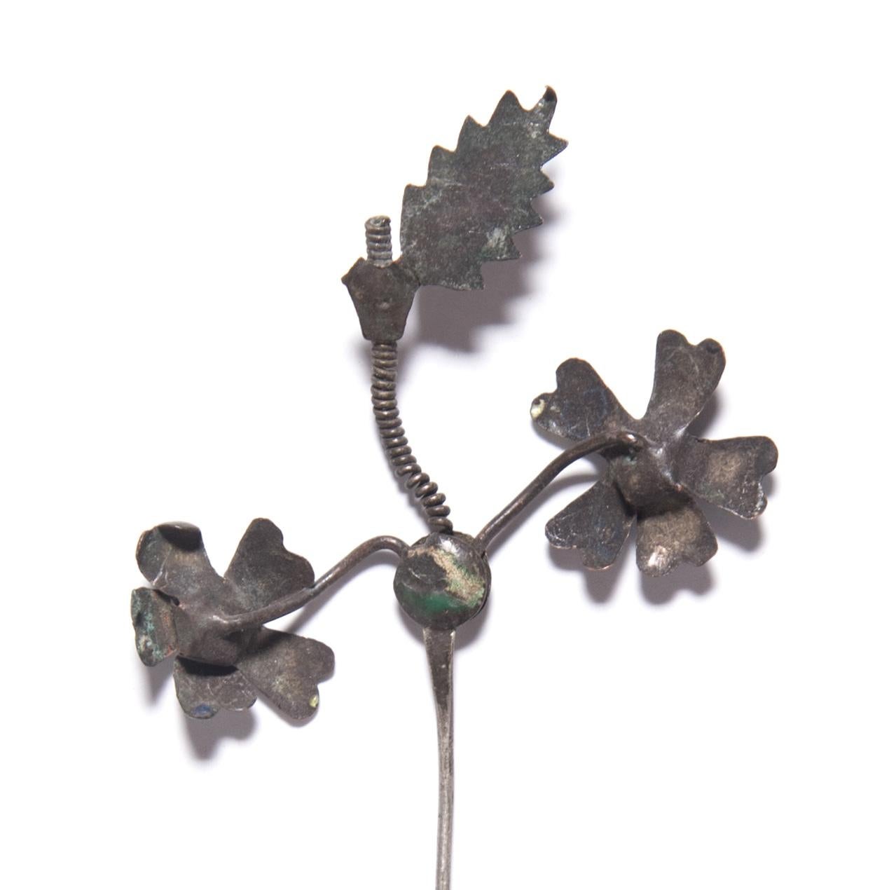 Chinese Enameled Floral Hairpin, C. 1900 In Good Condition In Chicago, IL