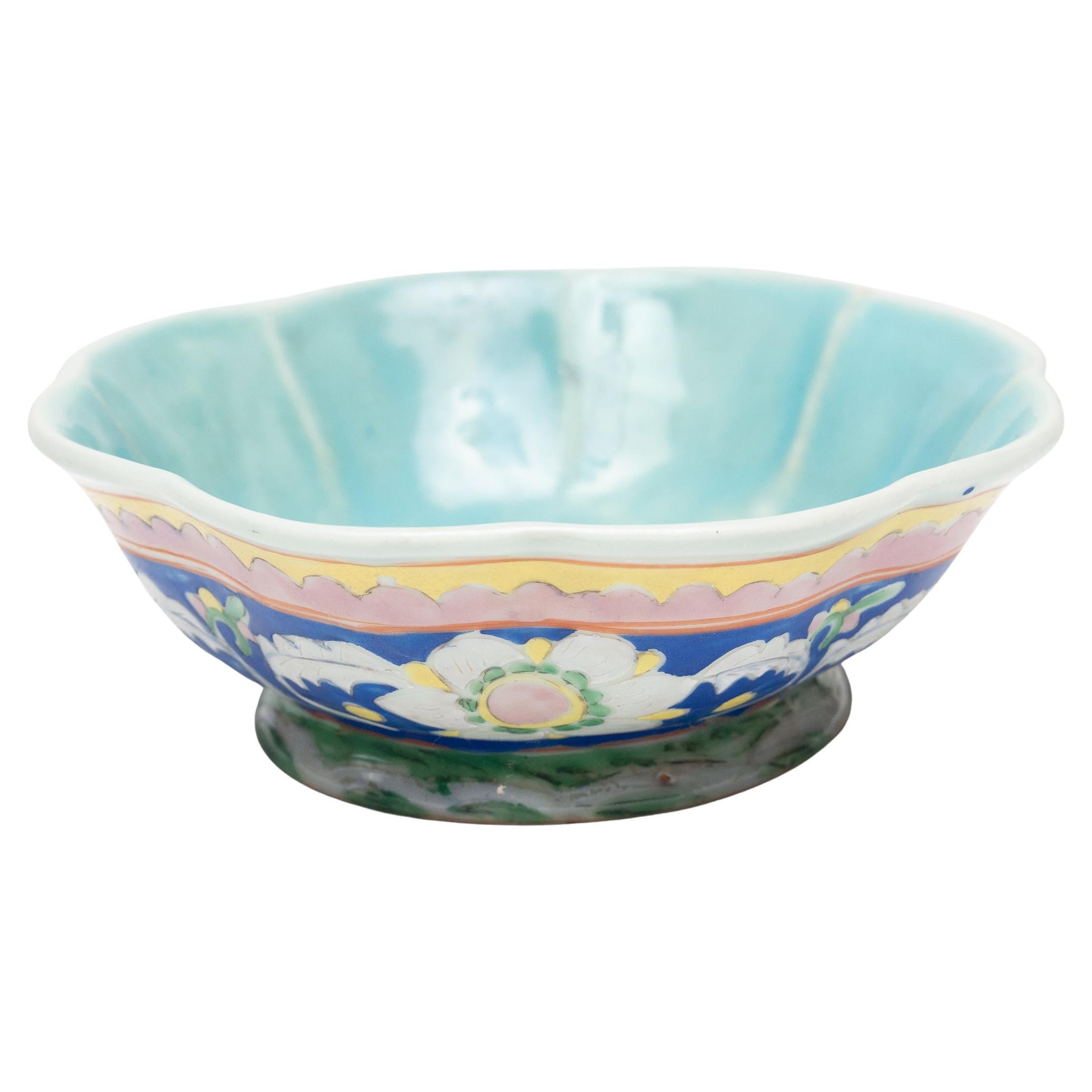 Chinesische emaillierte Blumenopferschale, ca. 1940er Jahre im Angebot