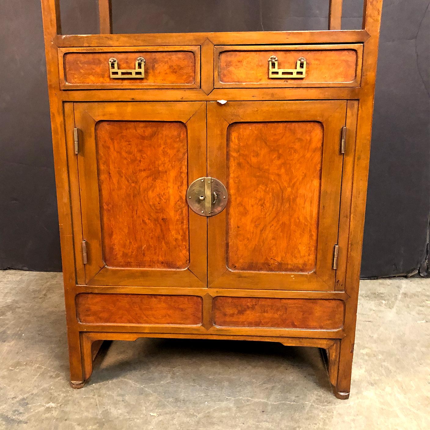 Chinese Export Chinese Étagère Cabinet