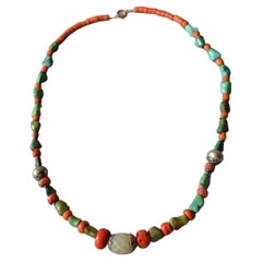 Collier chinois ethnique ancien en argent, turquoise, jade, corail et bijoux tribaux