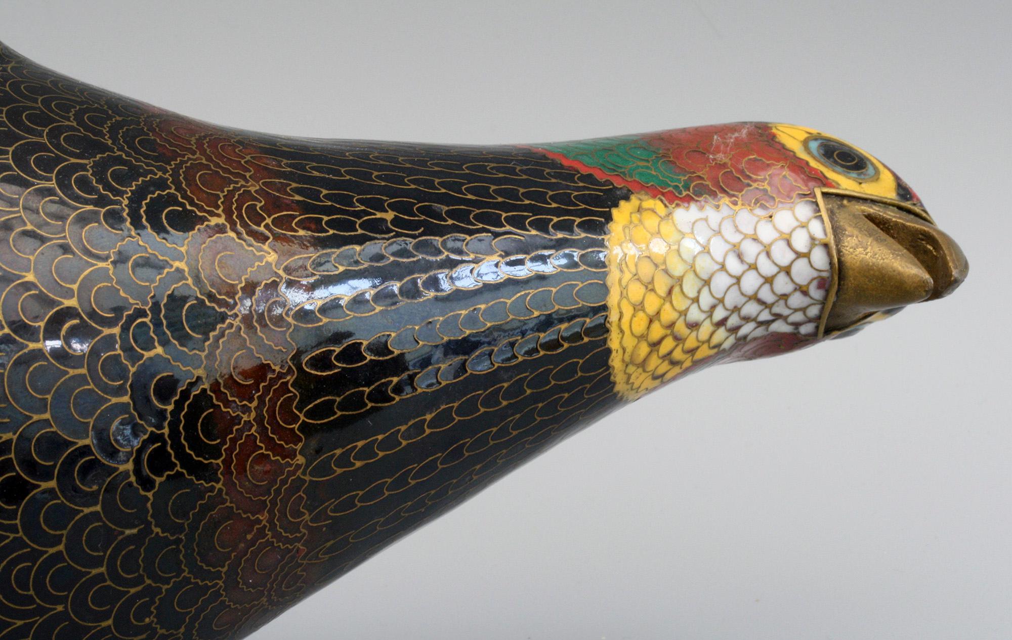 Exceptionnelle et grande sculpture chinoise de faisan en émail cloisonné, 20ème siècle en vente 4