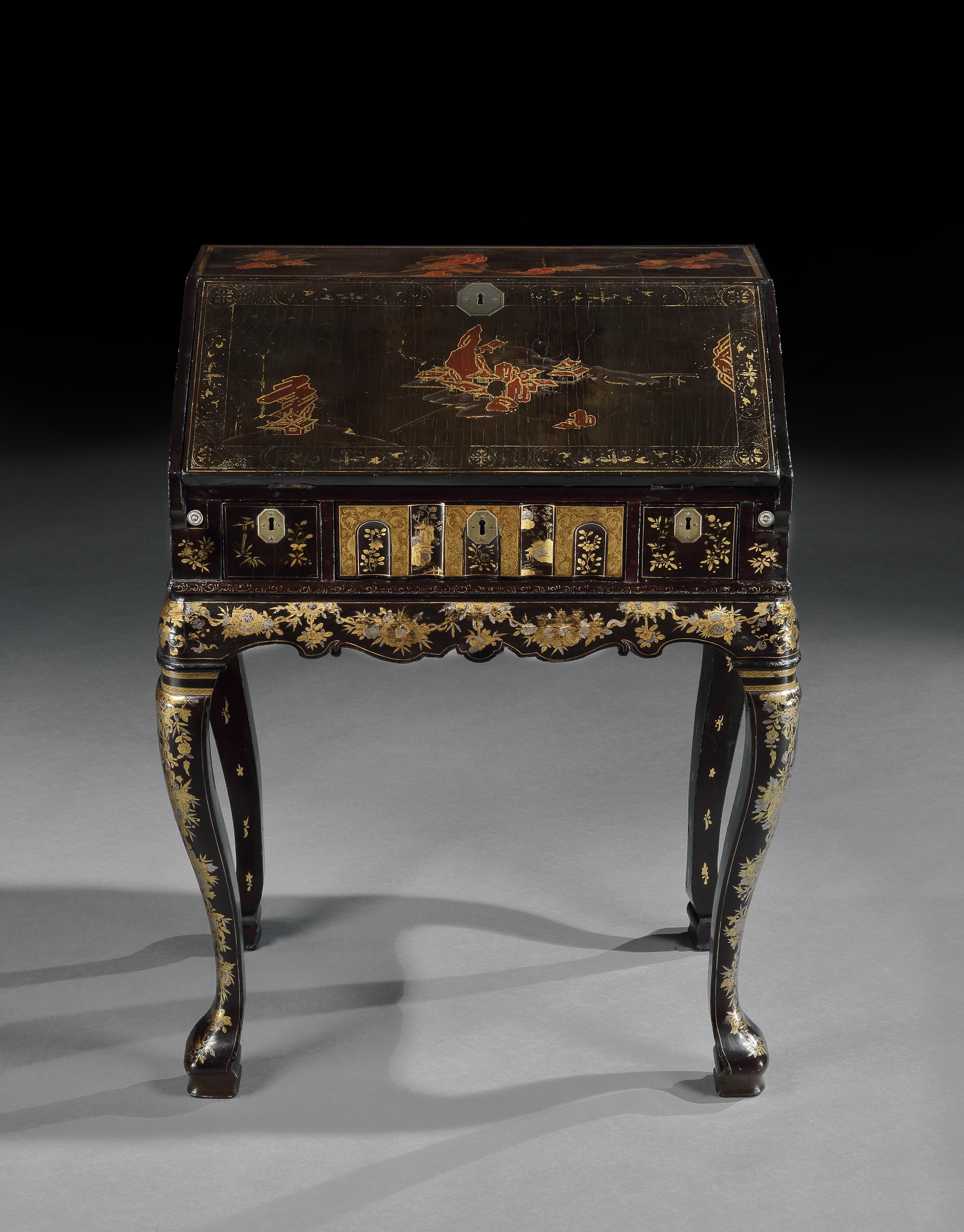 Lacquered Chinese Export 18th Century Lacquer Bureau on Stand  For Sale