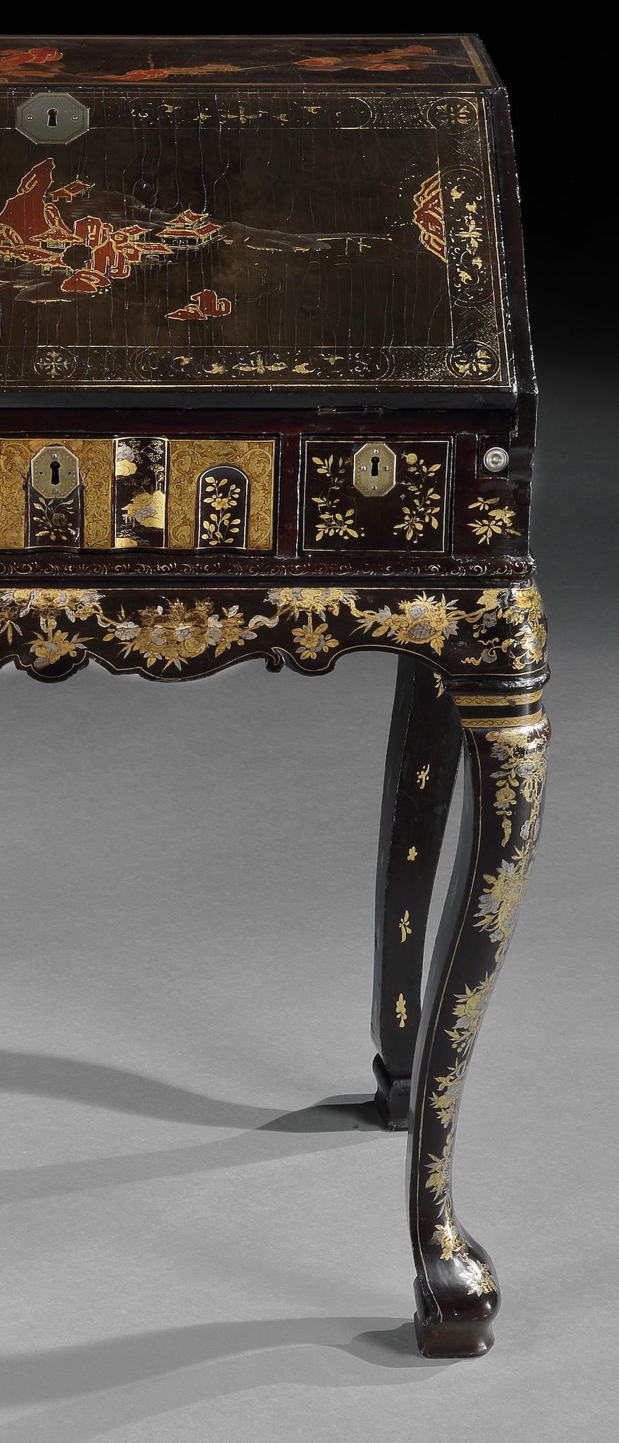Chinese Export 18th Century Lacquer Bureau on Stand  In Good Condition For Sale In London, GB