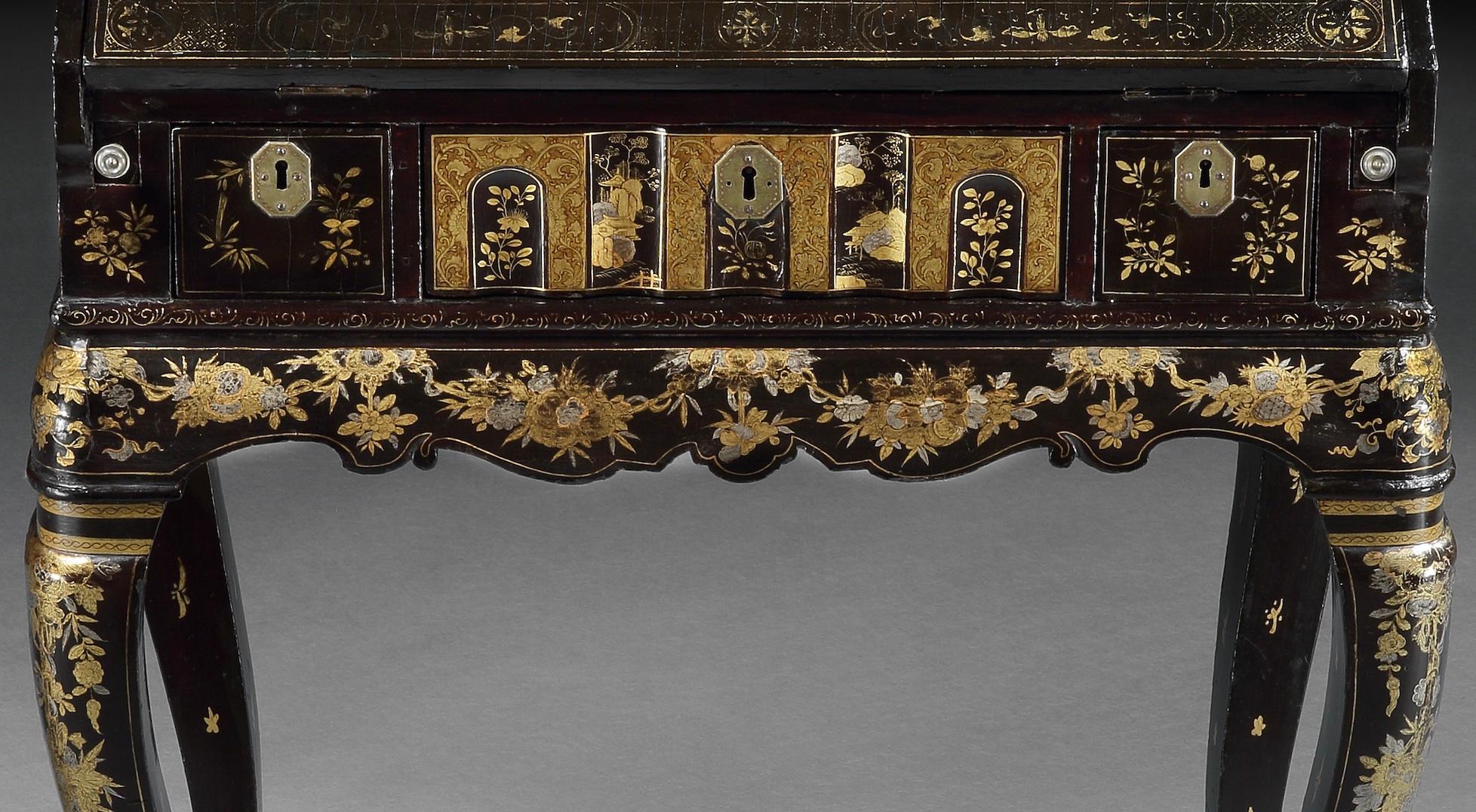 Chinese Export 18th Century Lacquer Bureau on Stand  For Sale 1