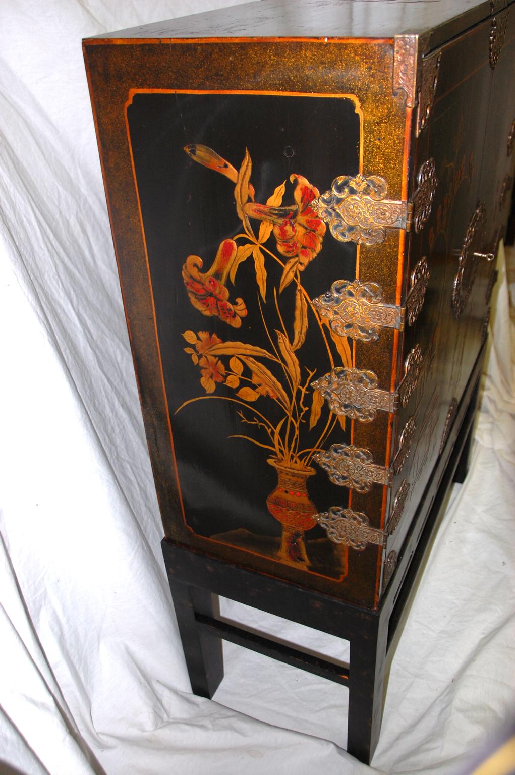 English 19th Century Black Lacquered Japanned Cabinet, Naturalistic Decoration 6