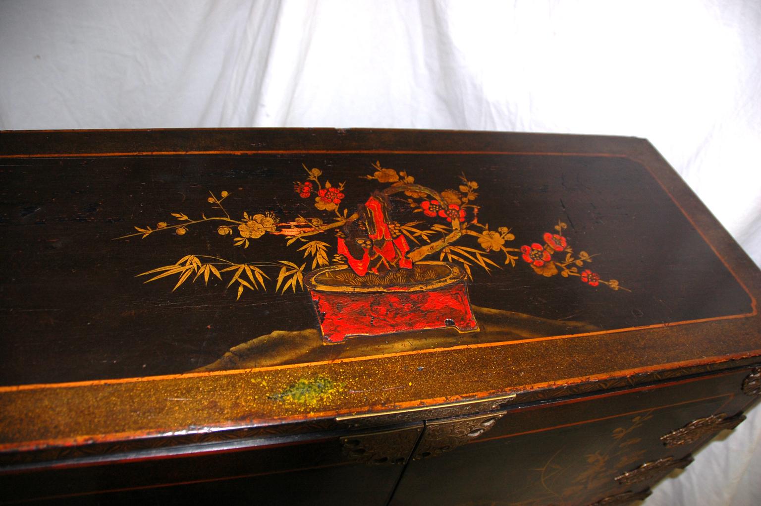 English 19th Century Black Lacquered Japanned Cabinet, Naturalistic Decoration 1