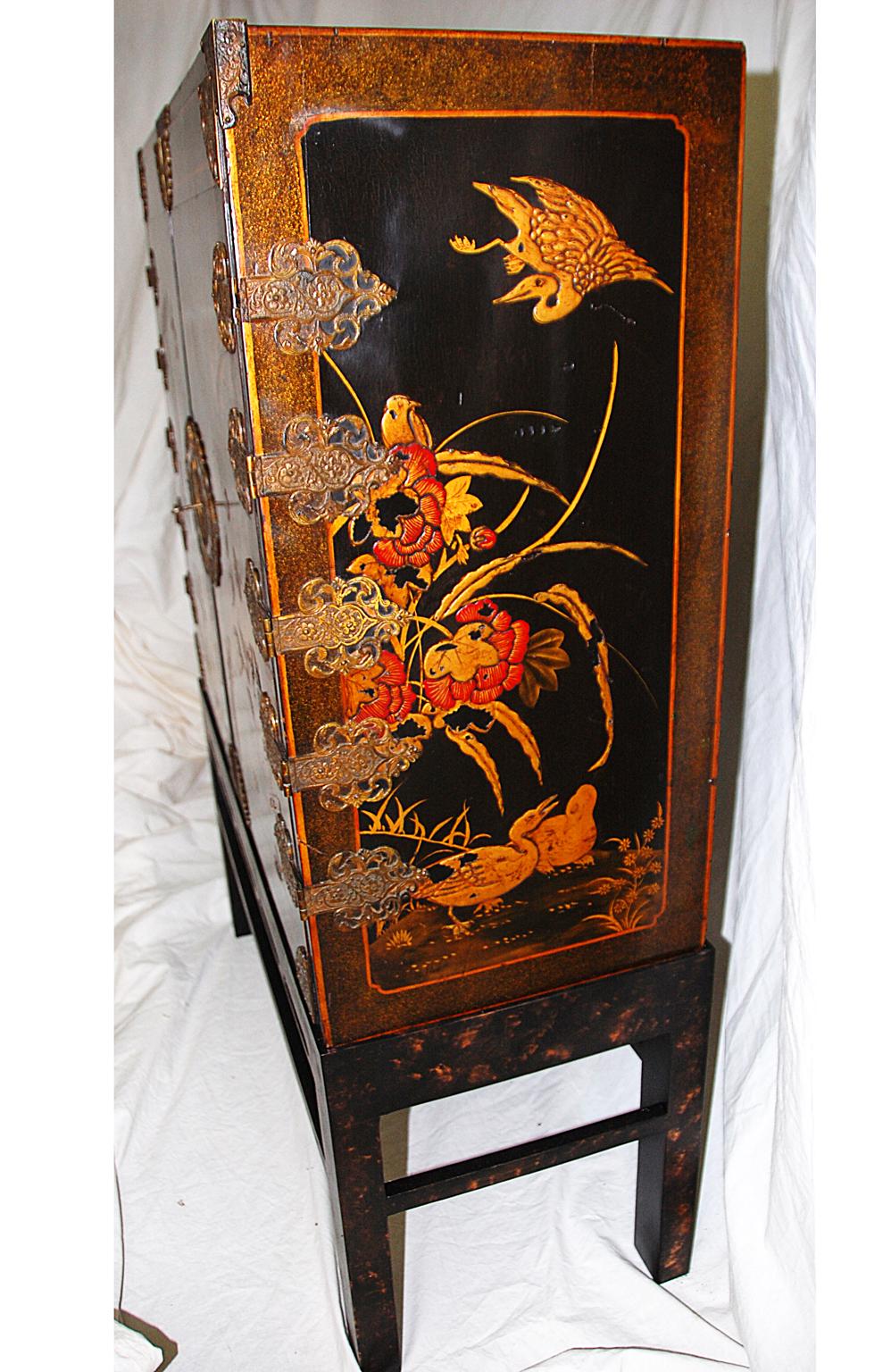 English 19th Century Black Lacquered Japanned Cabinet, Naturalistic Decoration 3