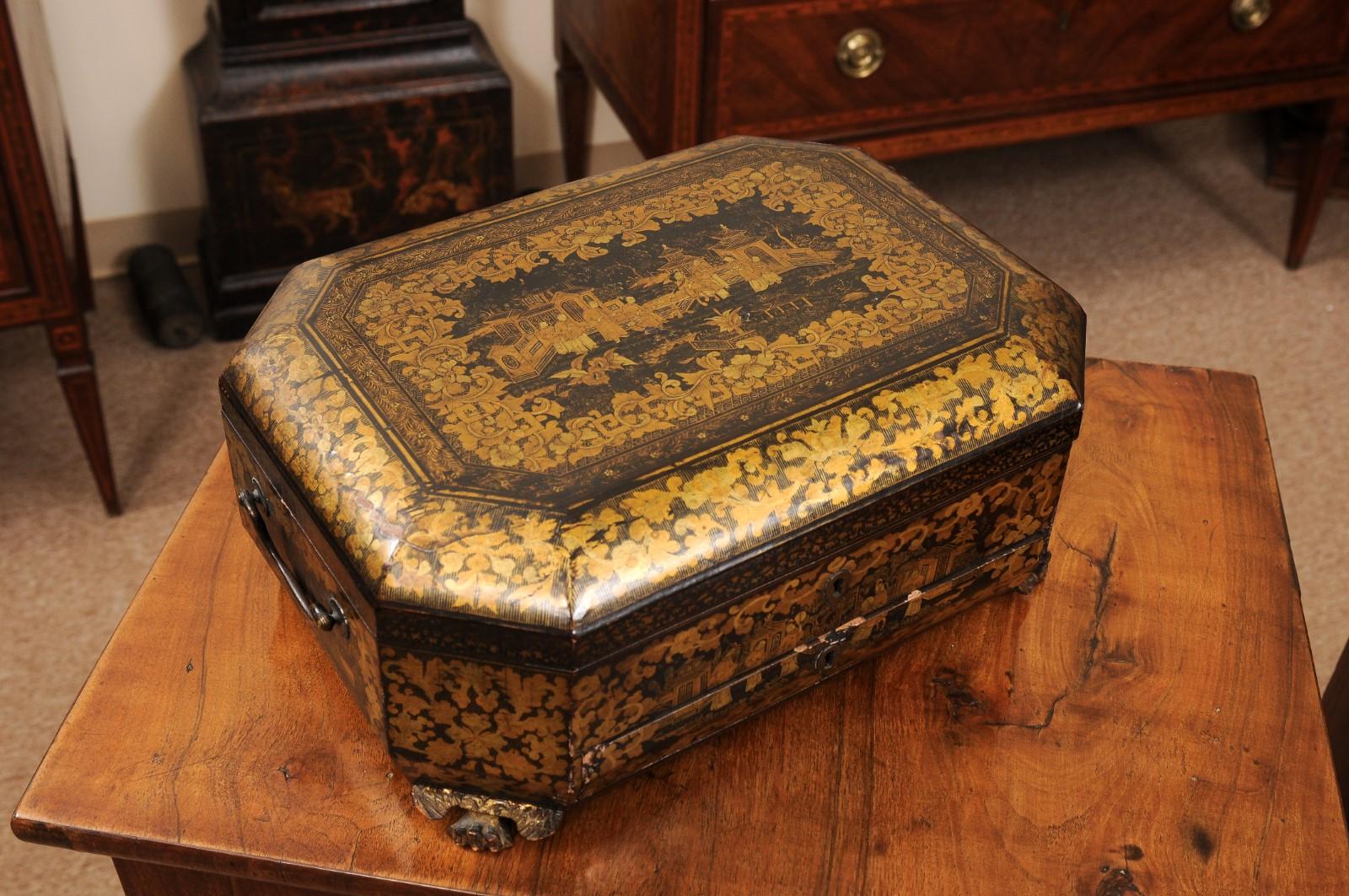 Chinese Export 19th Century Chinoiserie Black Lacquered Sewing Box For Sale 1