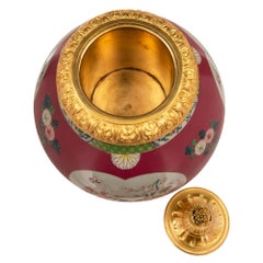 Chinese Export 19th Century Porcelain Urn