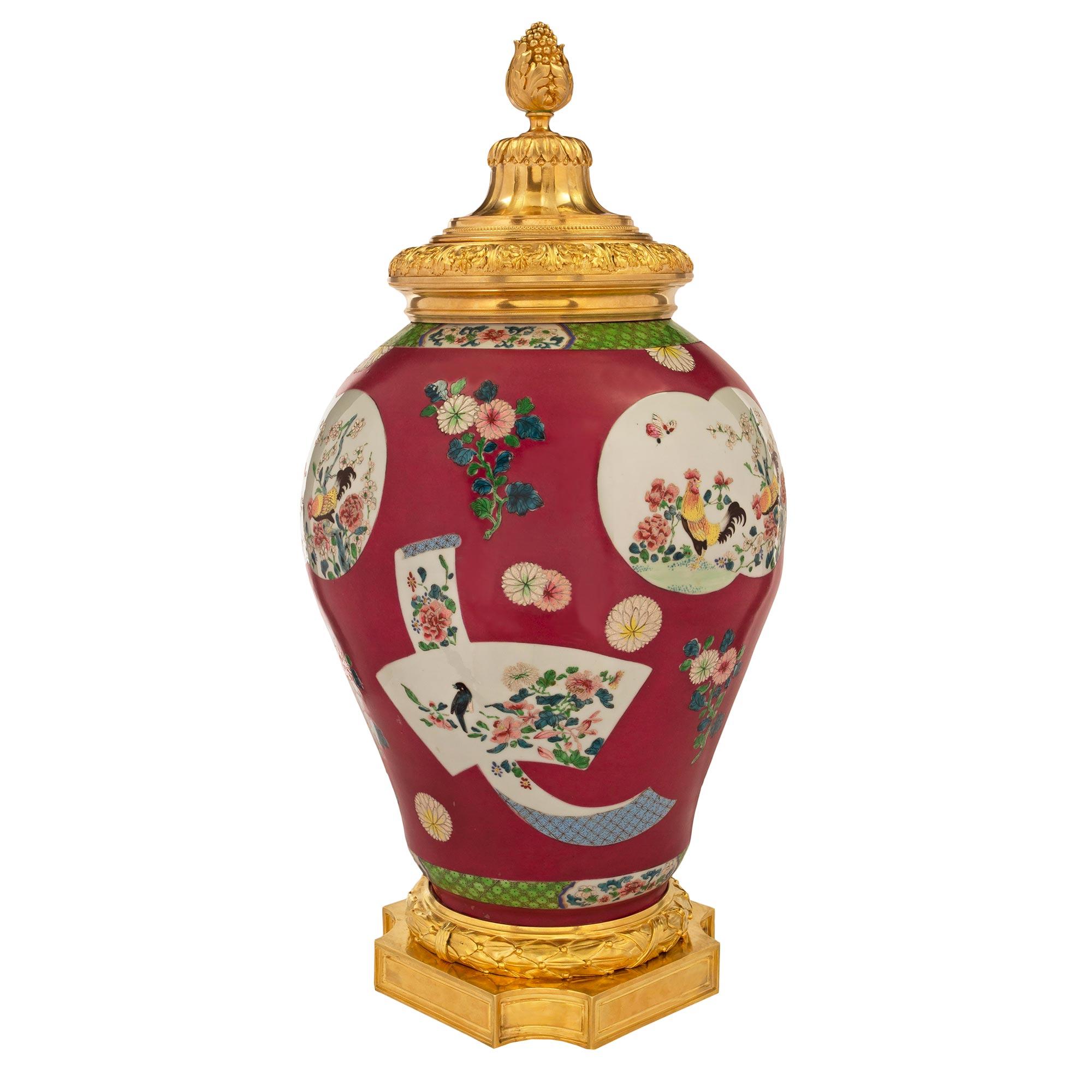 Louis XVI Chinese Export 19th Century Porcelain Urn For Sale
