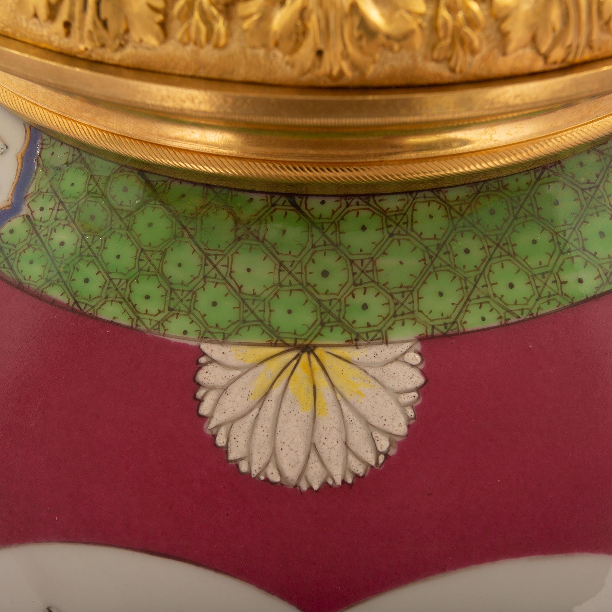 XIXe siècle Urne en porcelaine d'exportation chinoise du 19ème siècle en vente