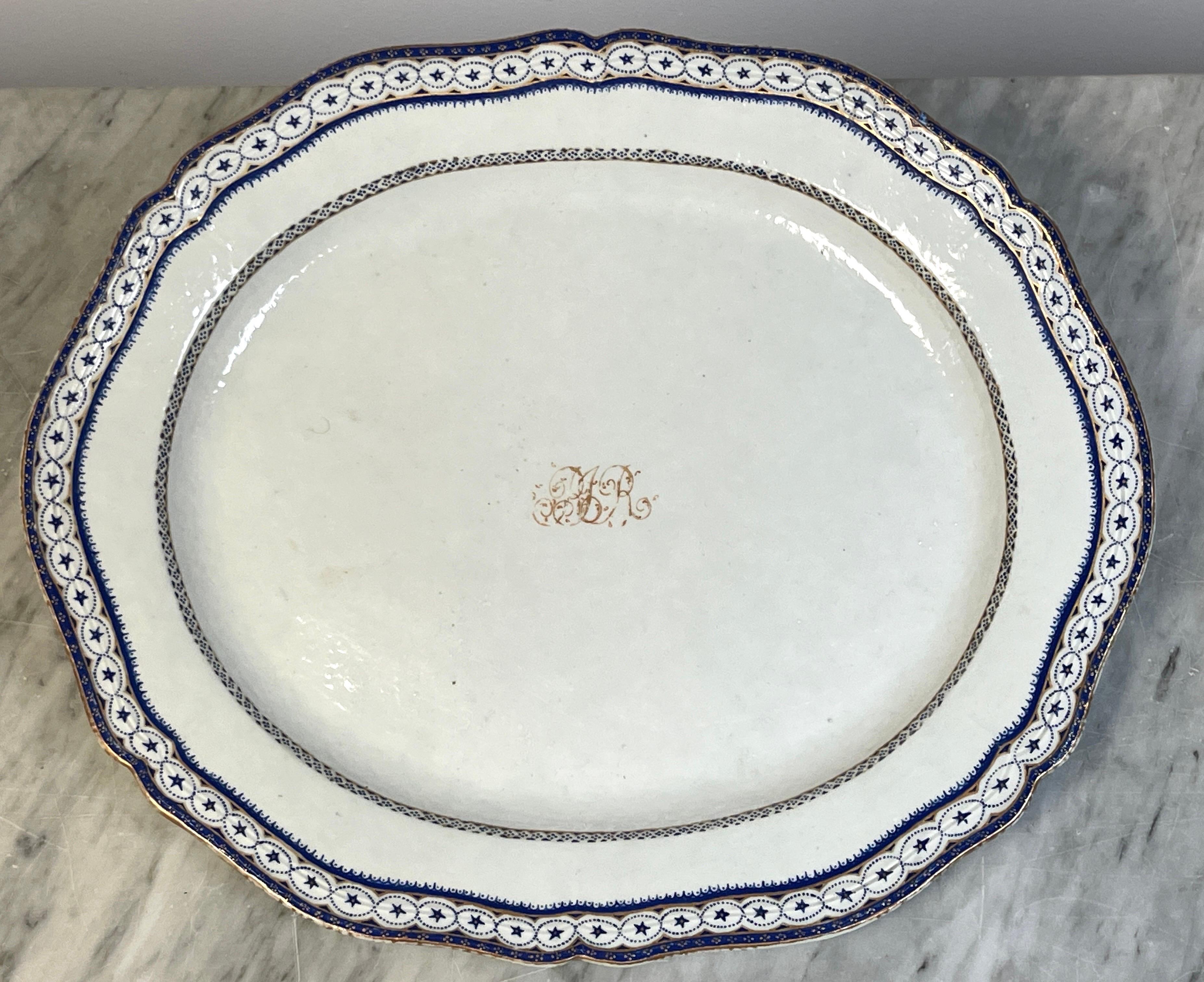 Chinese Export American Market, Blue & White 'Star' Boarder Armorial Platter In Good Condition For Sale In West Palm Beach, FL