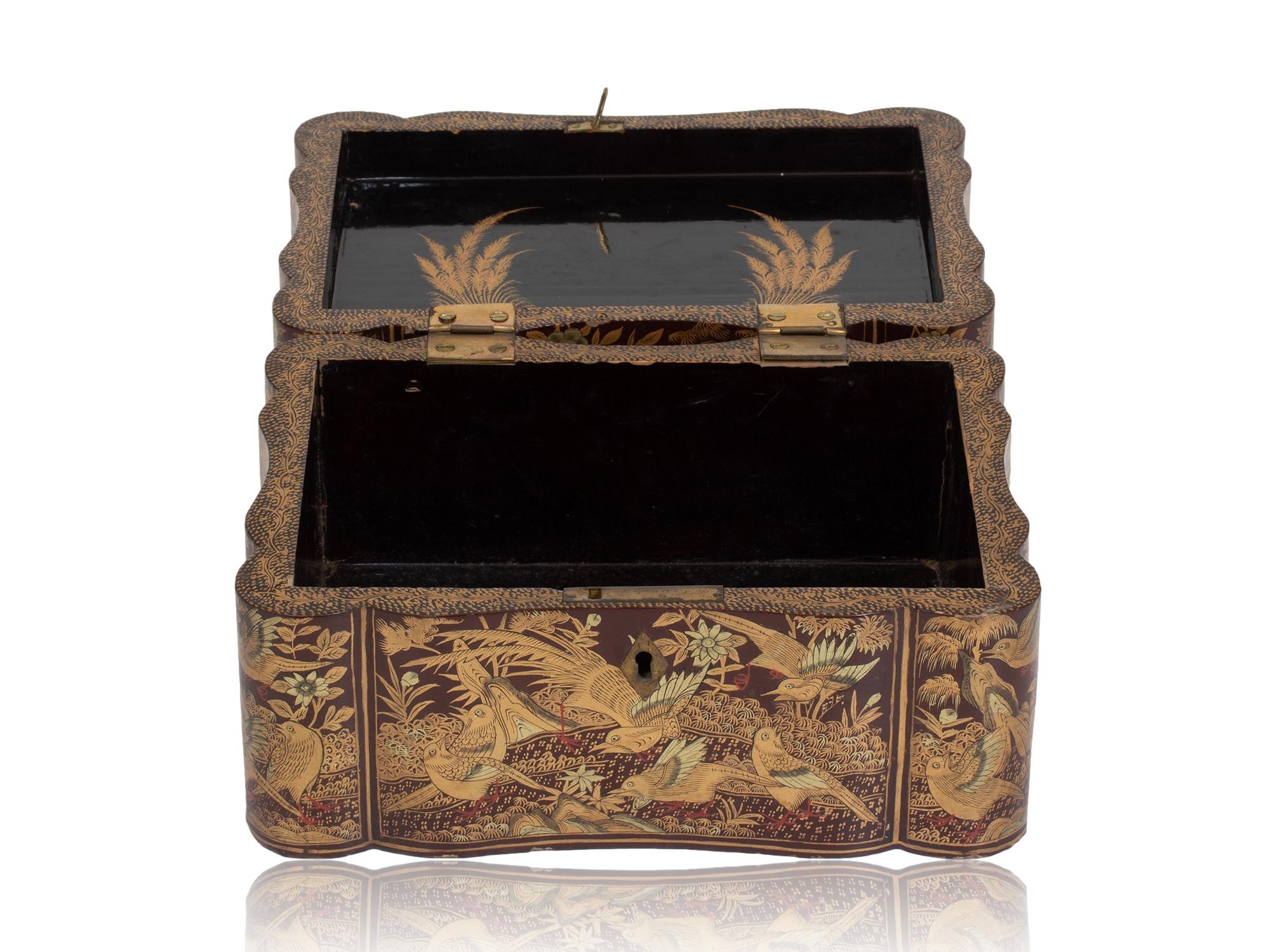 Chinese Export Antique Lacquer Tea Caddy For Sale 5