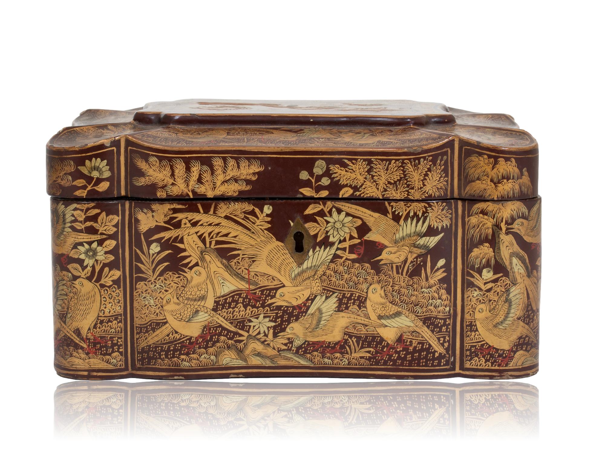 Chinese Export Antique Lacquer Tea Caddy In Good Condition For Sale In Northampton, GB