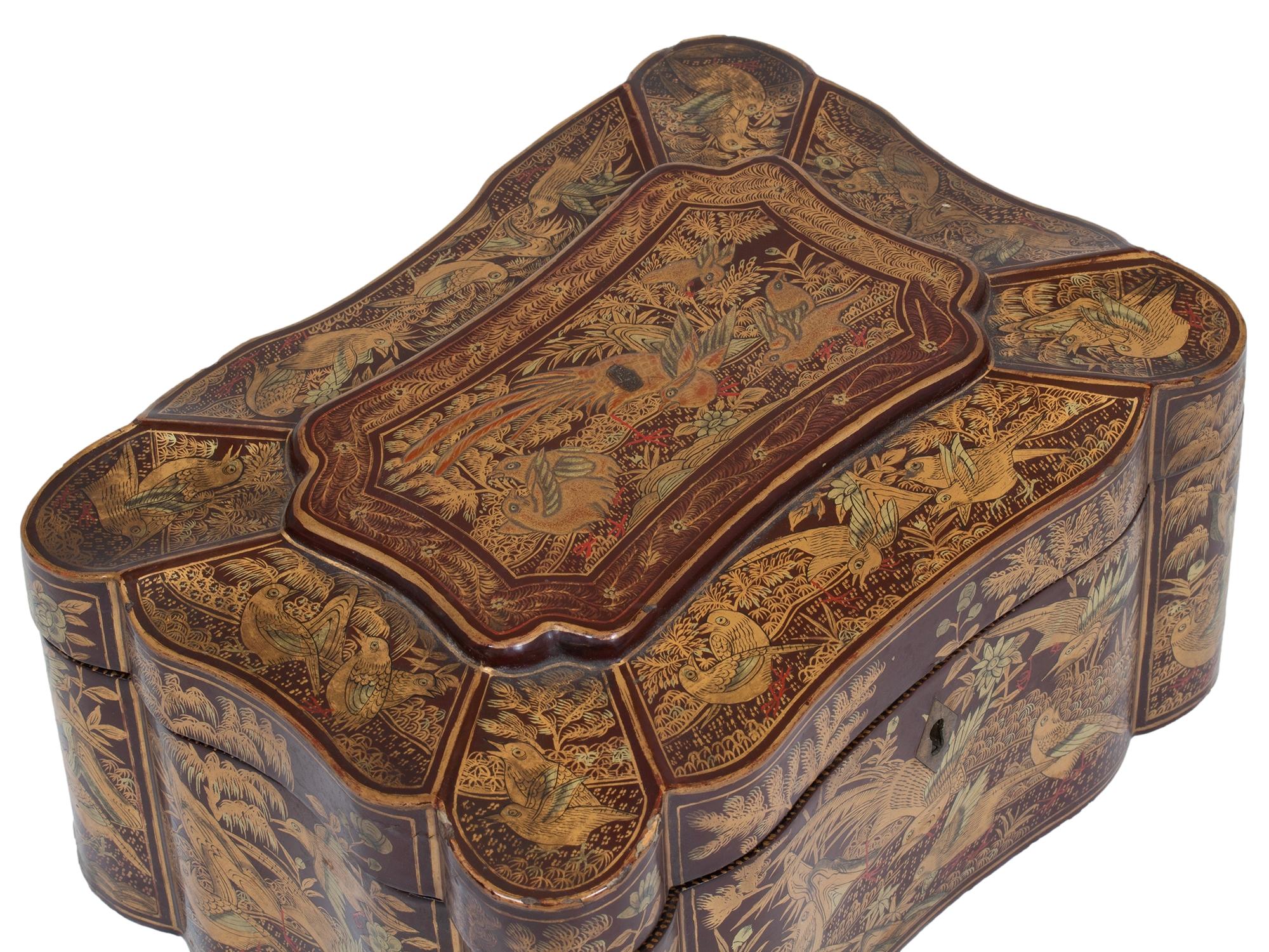 Chinese Export Antique Lacquer Tea Caddy For Sale 3