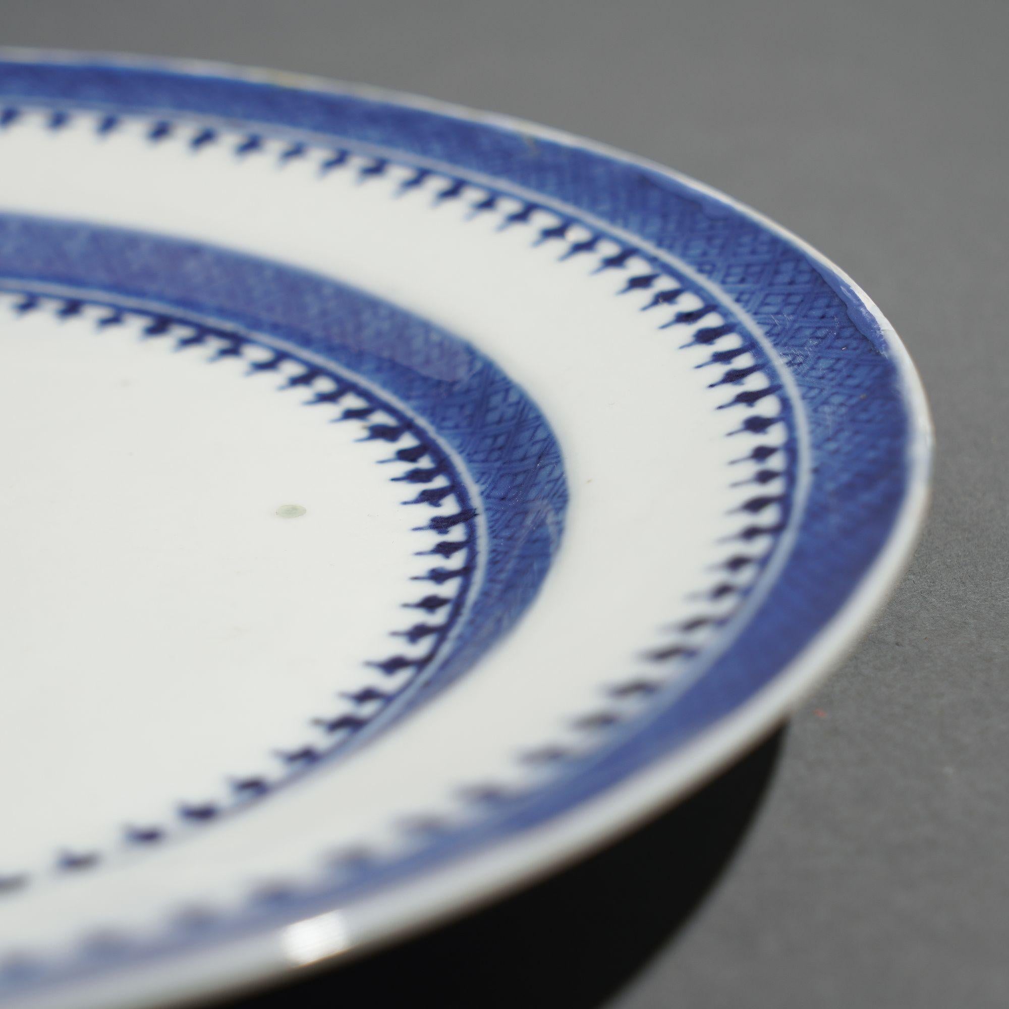 Porcelain Chinese export armorial Nanking plate, c. 1790 For Sale