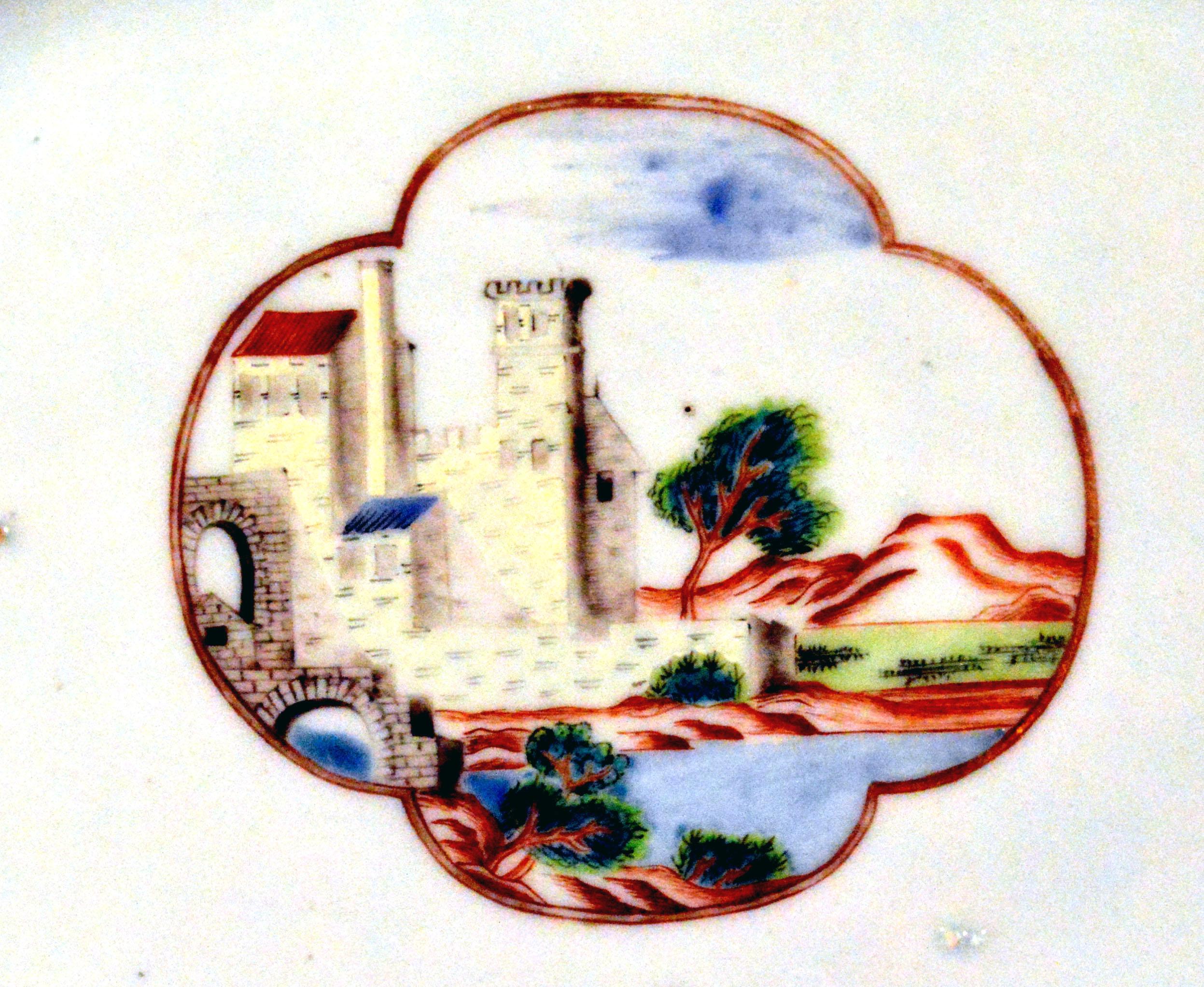 Plat en porcelaine armoriée d'exportation chinoise, armoiries de Polonais, vers 1745 Bon état - En vente à Downingtown, PA