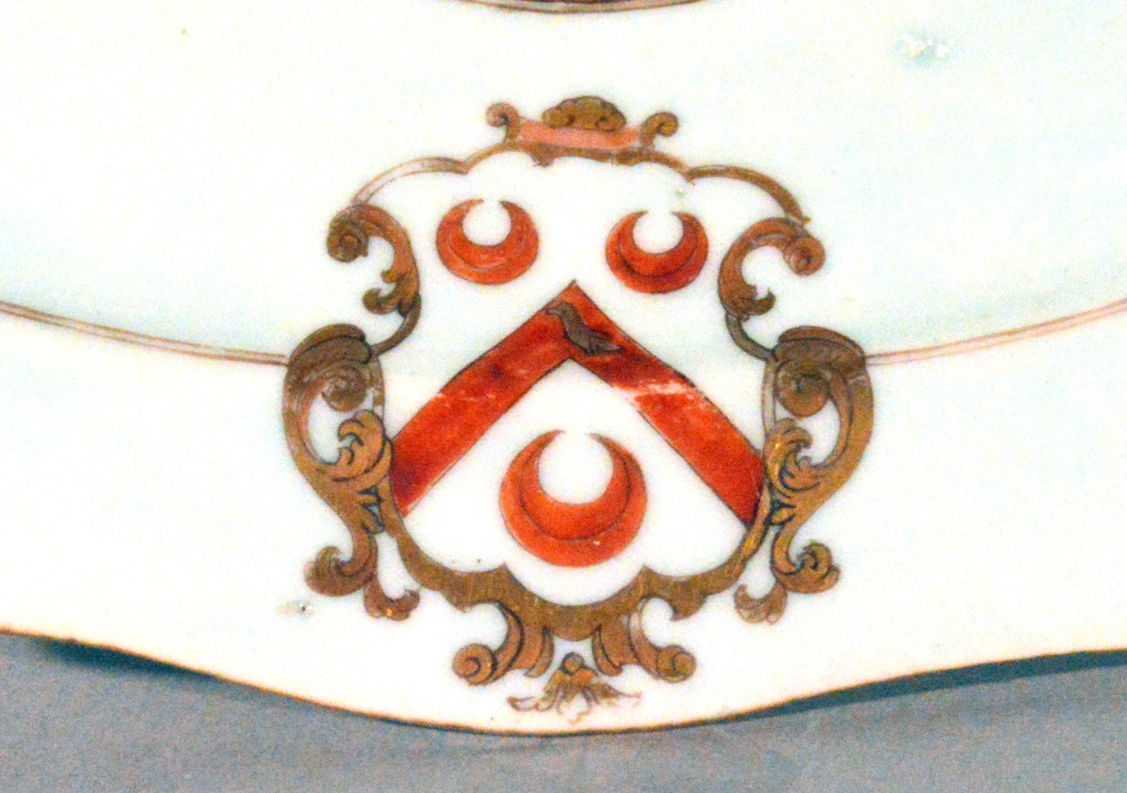 Chinese Export Armorial Porcelain Dish, Arms of Pole, circa 1745 For Sale 1