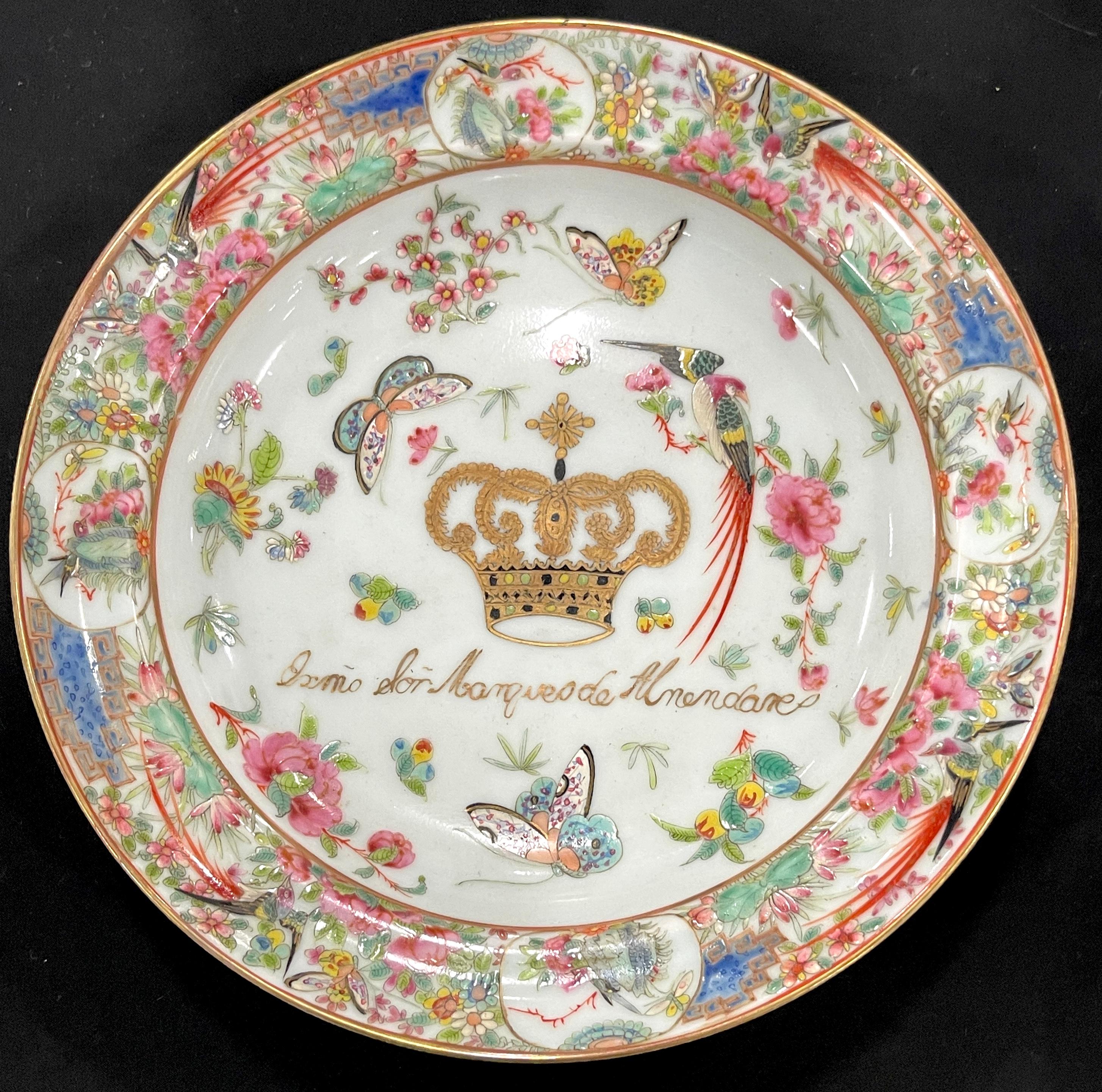 Émaillé Assiette à soupe armoriée d'exportation chinoise du service Marquis De Almendares, 1842 en vente