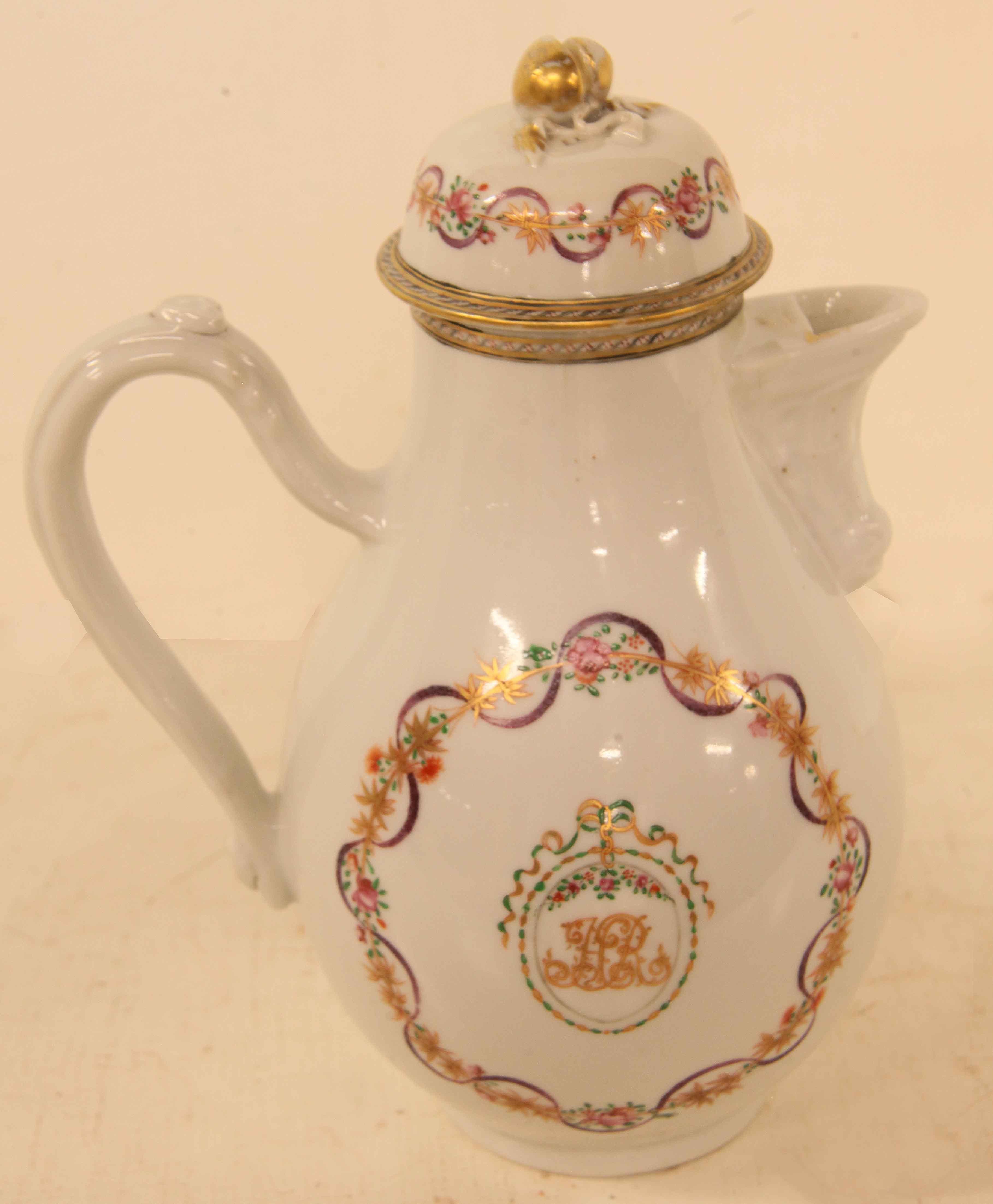 Early 19th Century Chinese Export Armorial Teapot For Sale