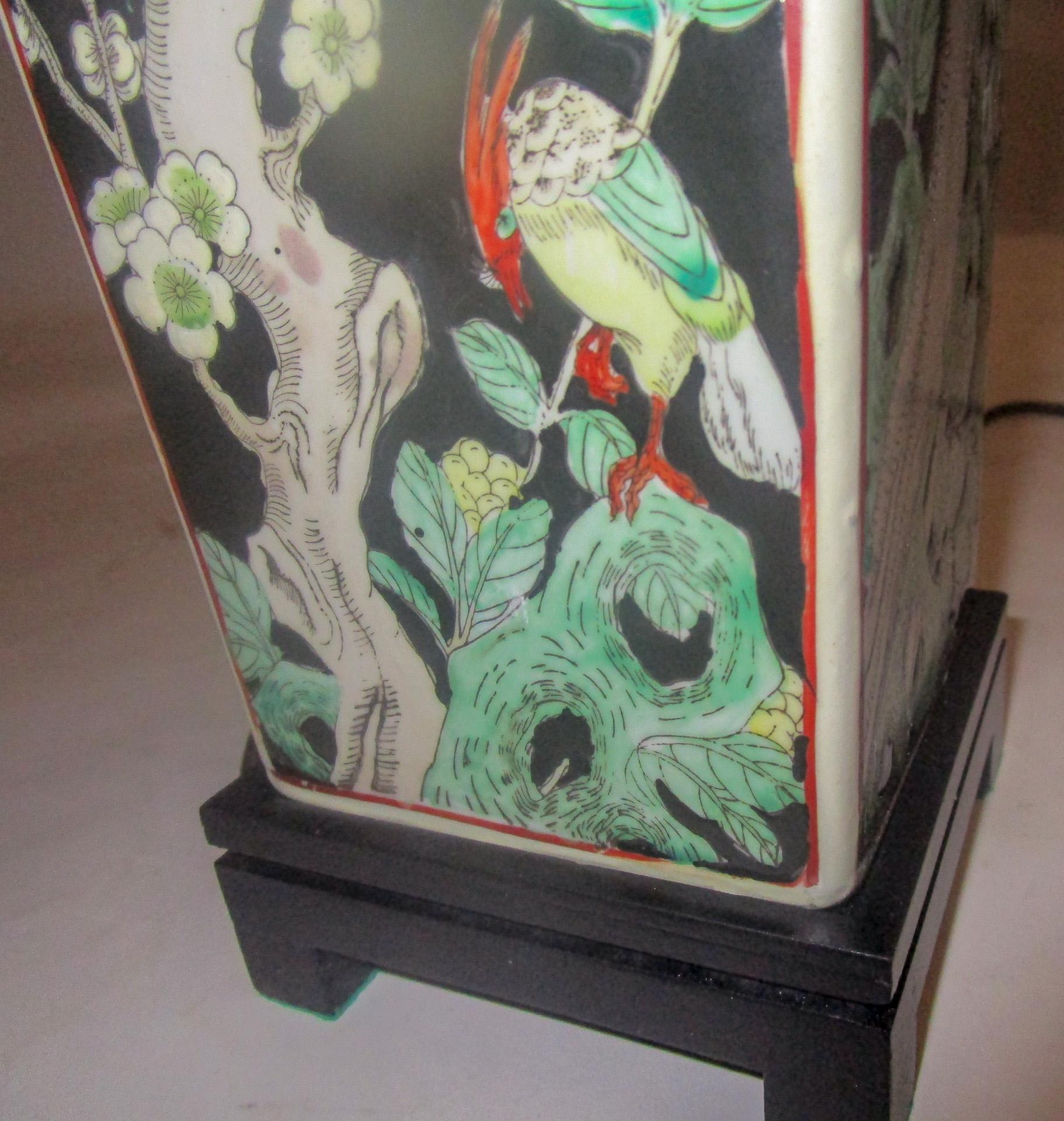 Chinese Export Black Ceramic Table Lamp with Floral and Bird Design For Sale 7