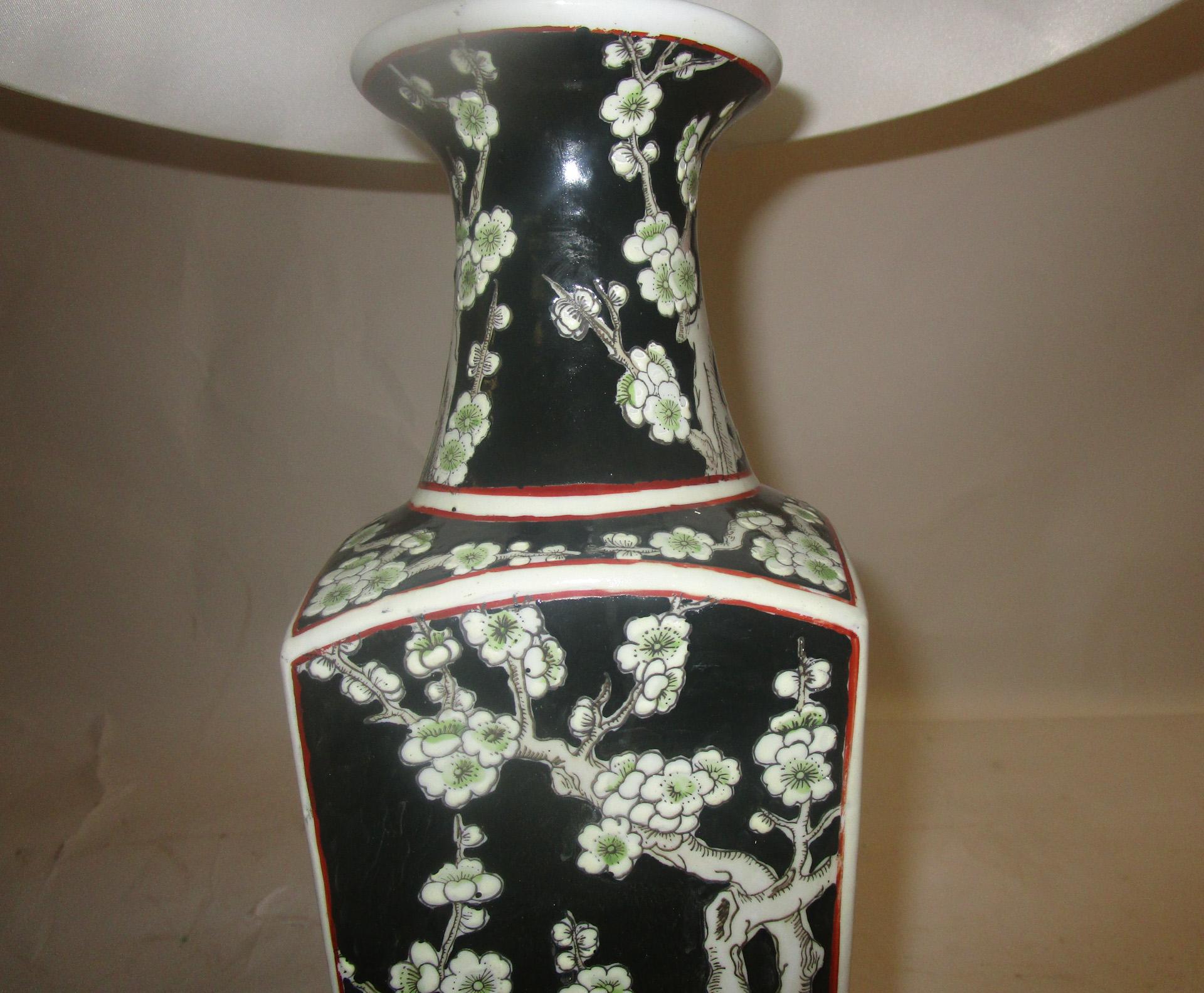 Brass Chinese Export Black Ceramic Table Lamp with Floral and Bird Design For Sale