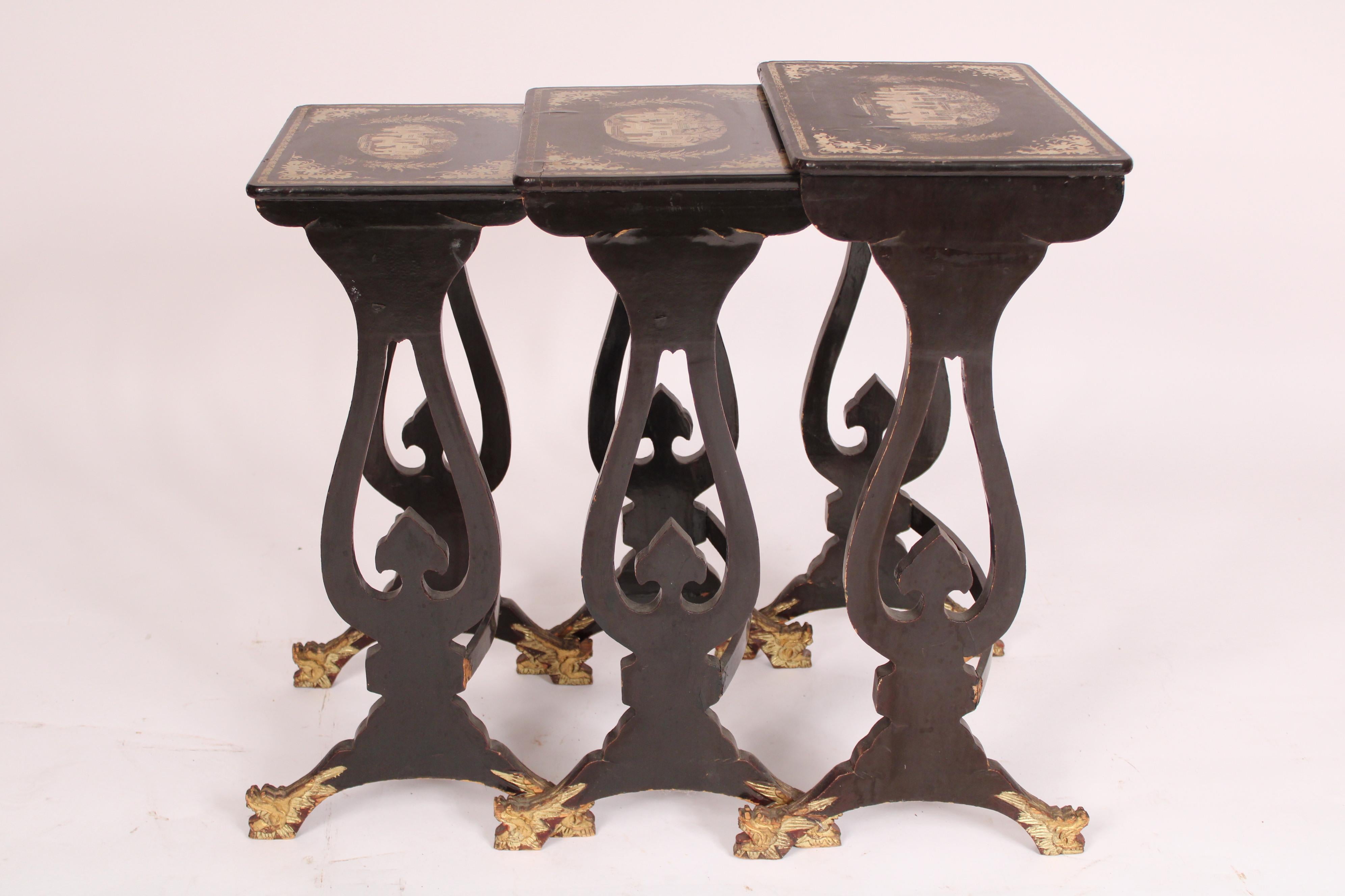Chinese Export Black Lacquer and Gilt Decorated Nest of tables In Good Condition For Sale In Laguna Beach, CA