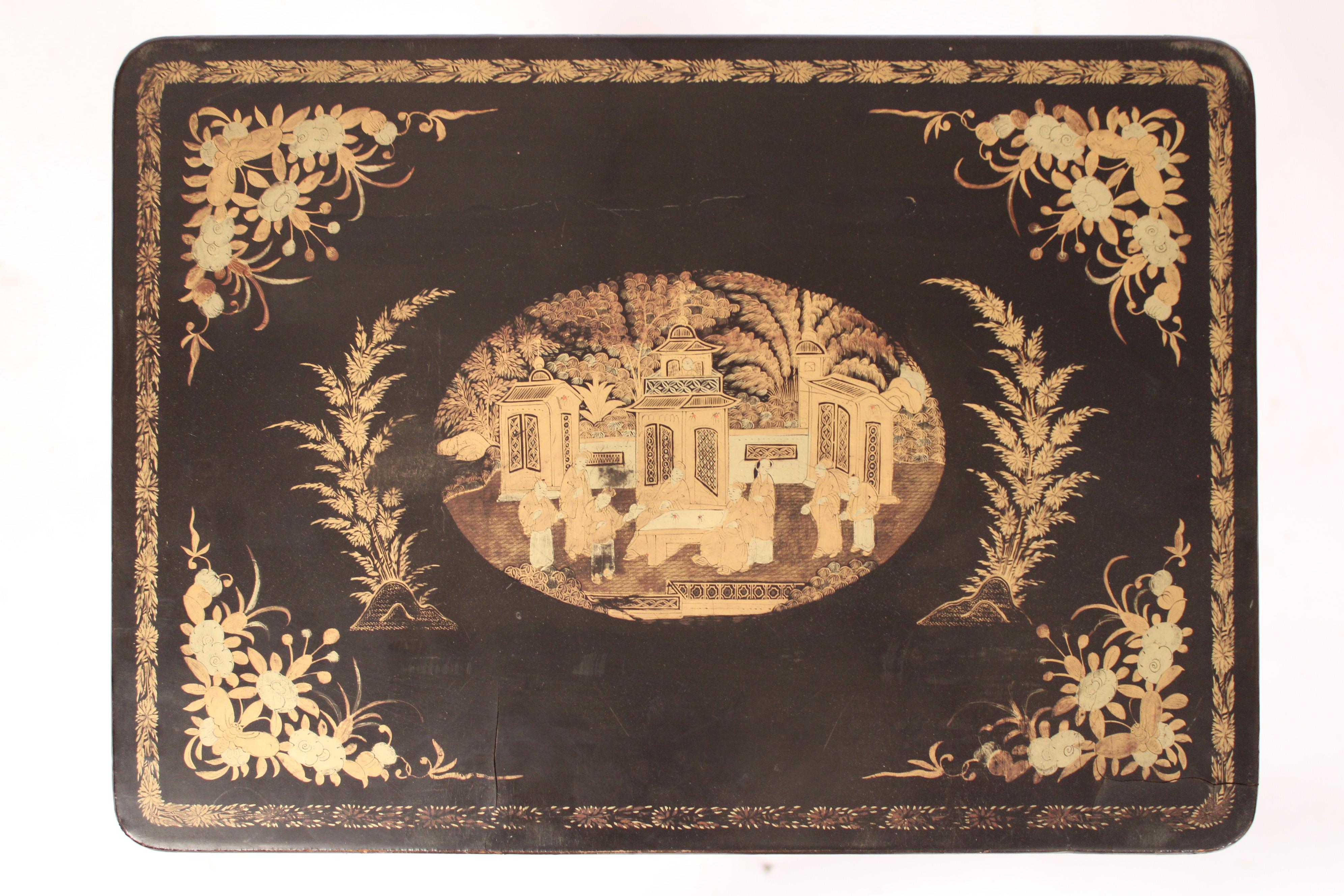 Gold Leaf Chinese Export Black Lacquer and Gilt Decorated Nest of tables For Sale