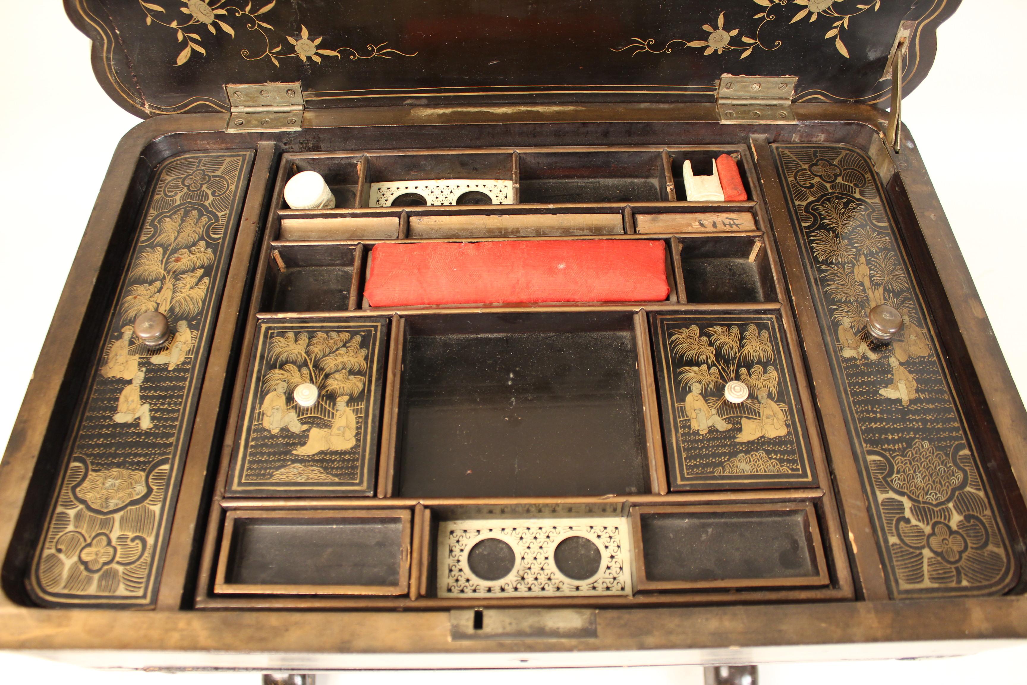 Chinese Export Black Lacquer and Gilt Decorated Sewing Table For Sale 4