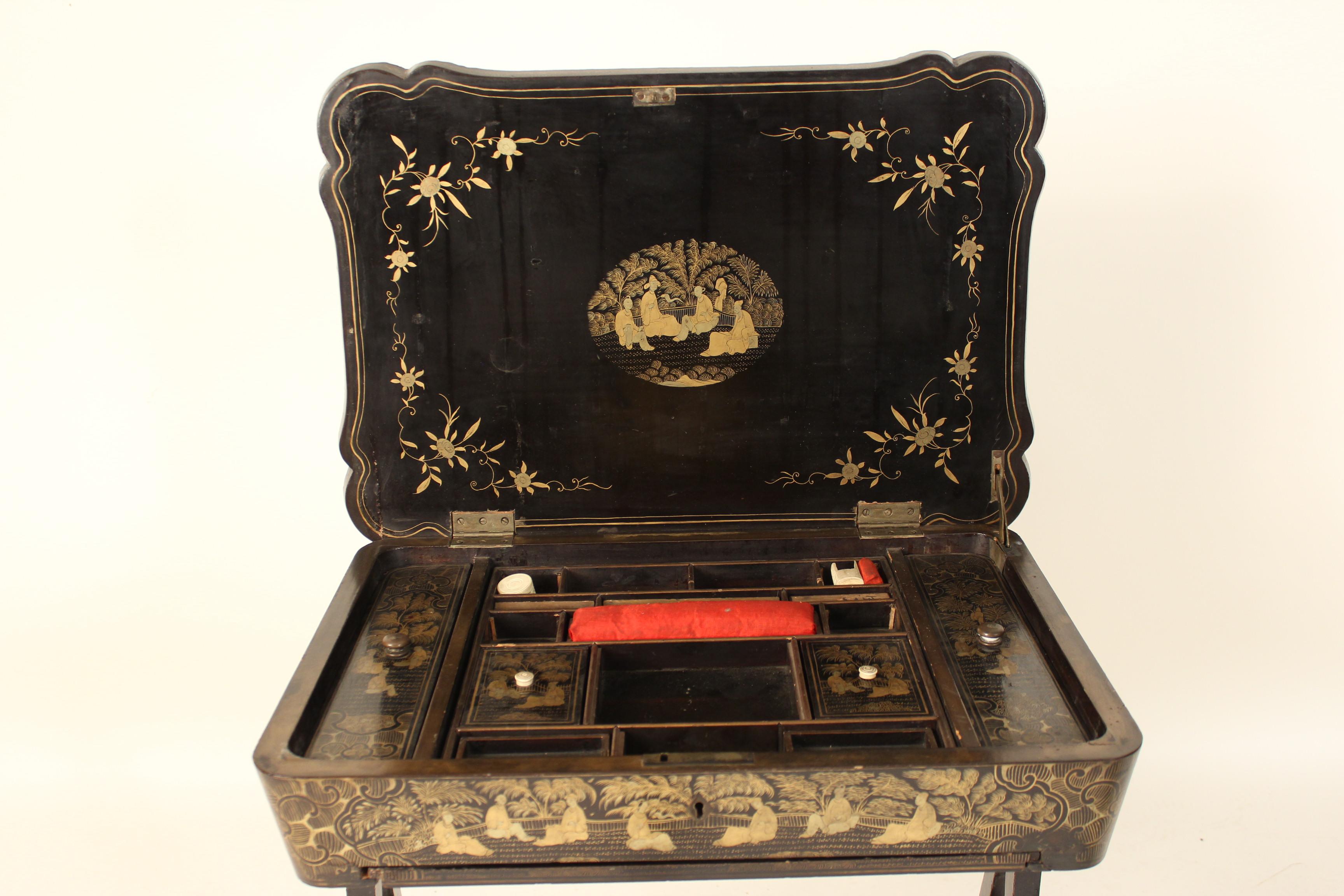 Chinese Export Black Lacquer and Gilt Decorated Sewing Table For Sale 3