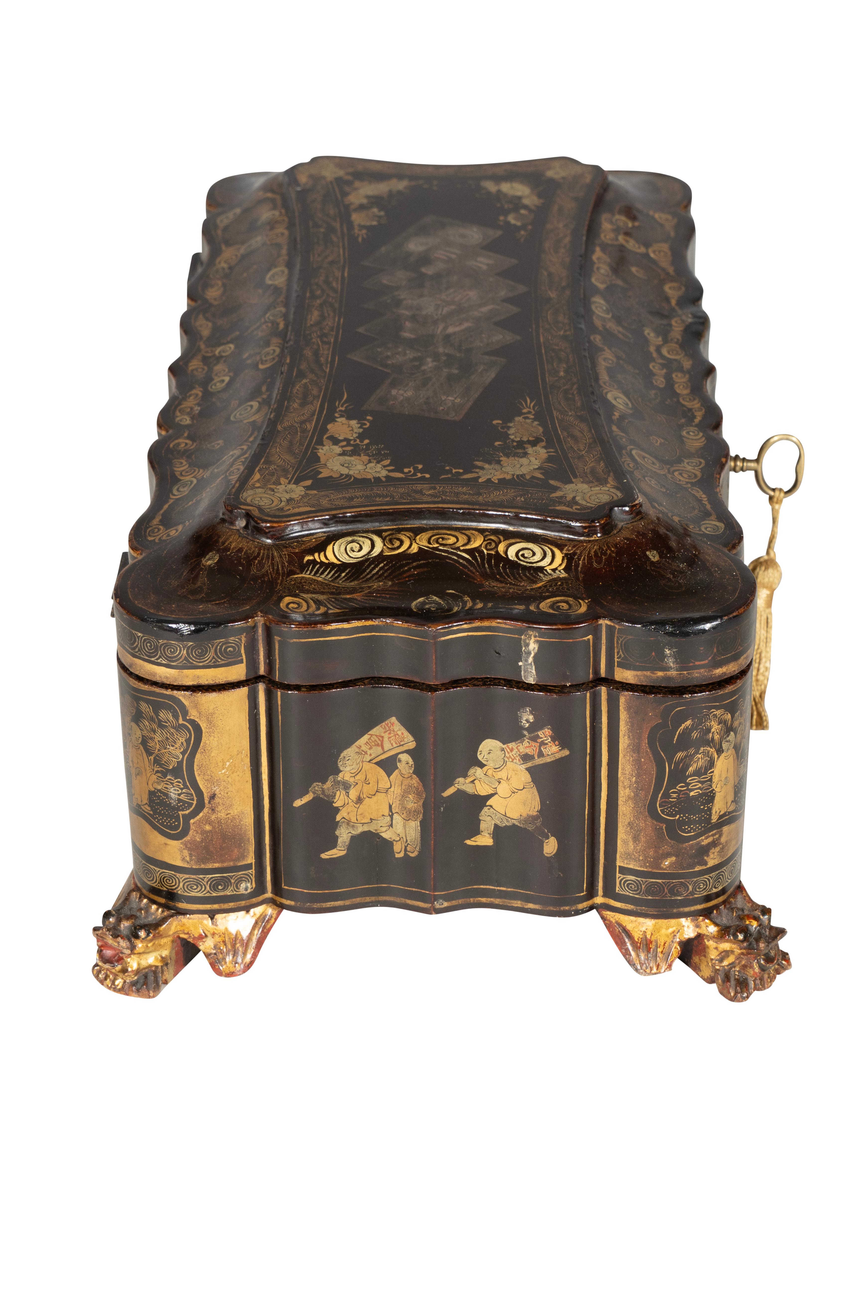 Chinese Export Black Lacquer Game Box In Good Condition For Sale In Essex, MA